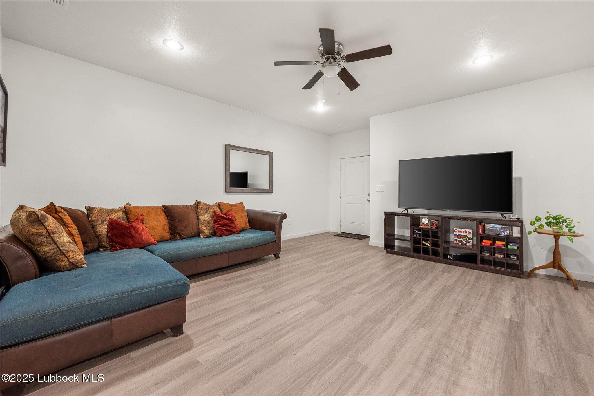 1203 N Evanston Avenue Property Photo 6
