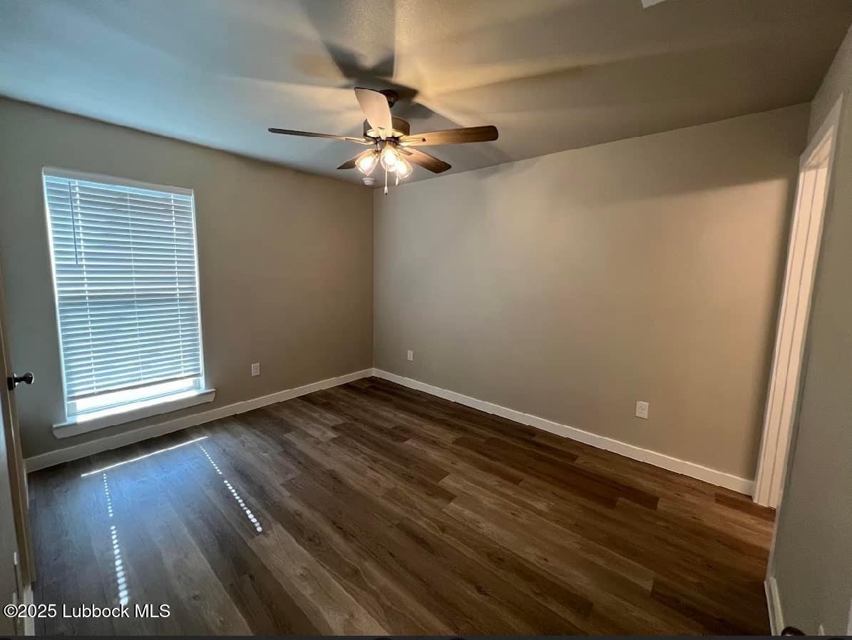 409 E 21st Street Property Photo 8