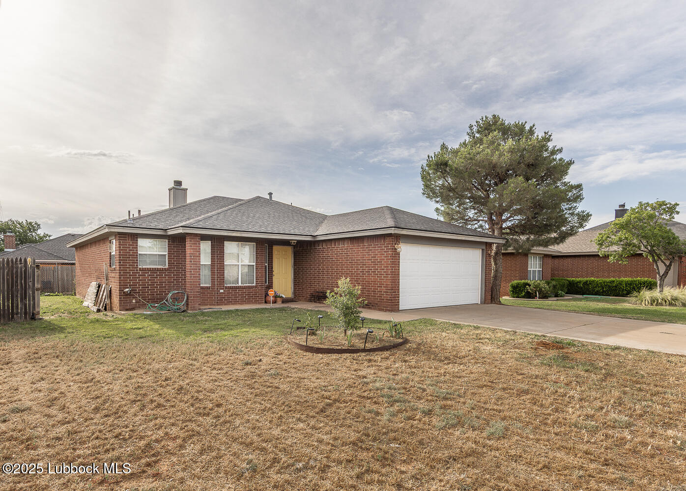 401 Oshkosh Avenue Property Photo 1
