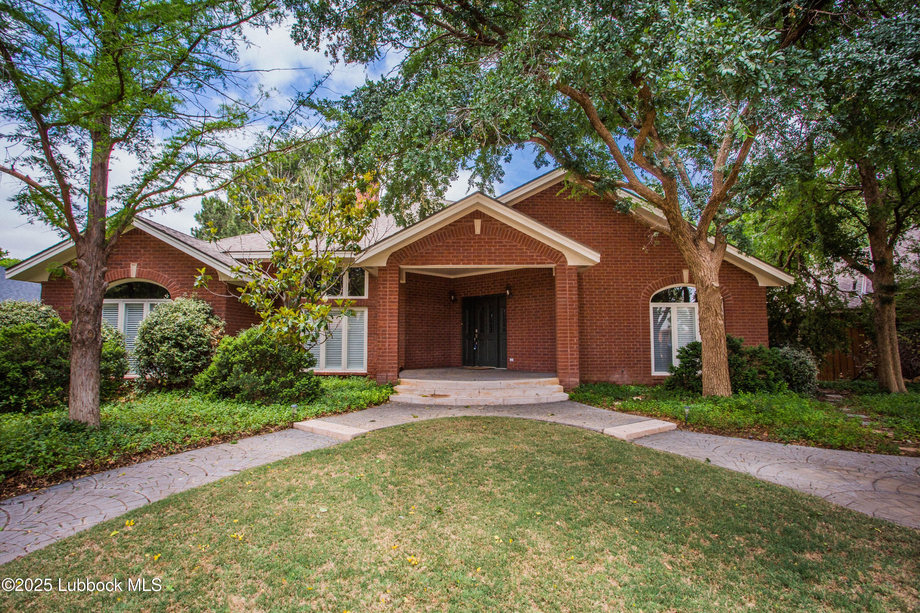 1809 Carter Drive Property Photo 1