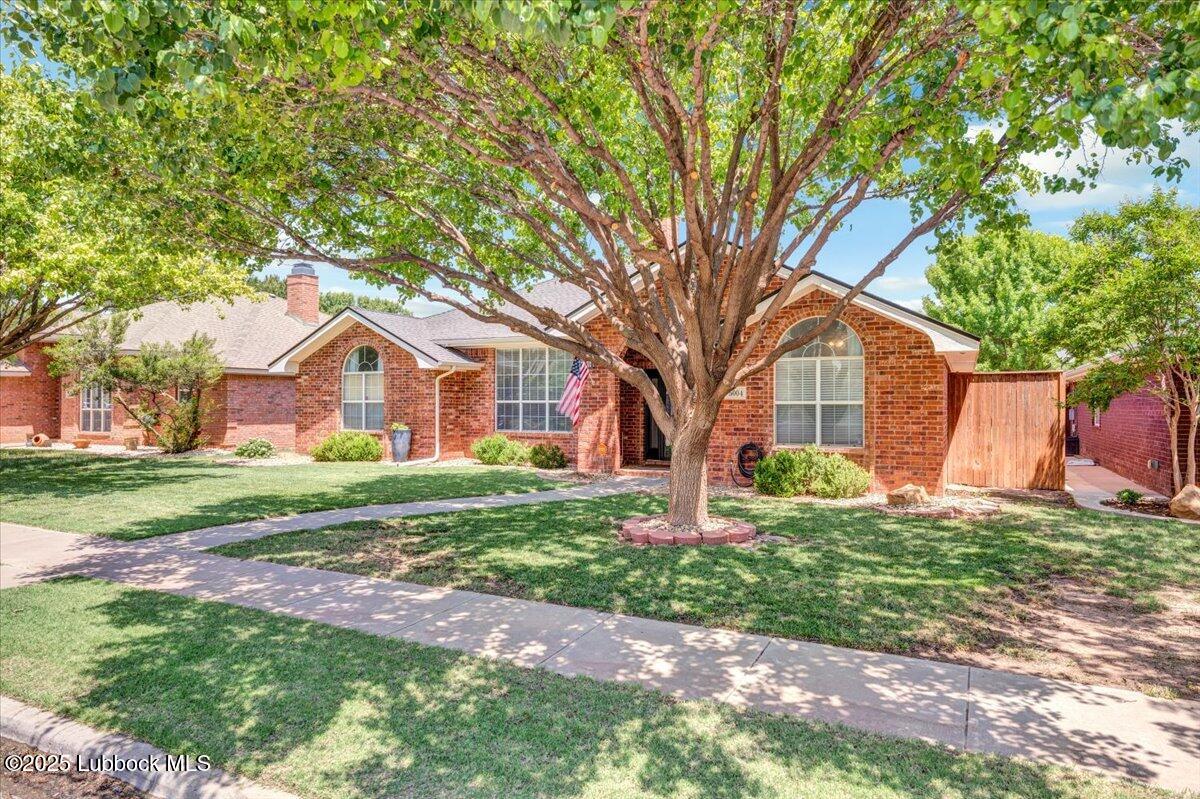 5004 102nd Street Property Photo 2