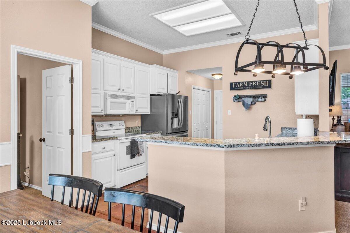 5004 102nd Street Property Photo 11