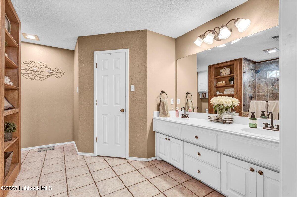 5004 102nd Street Property Photo 17