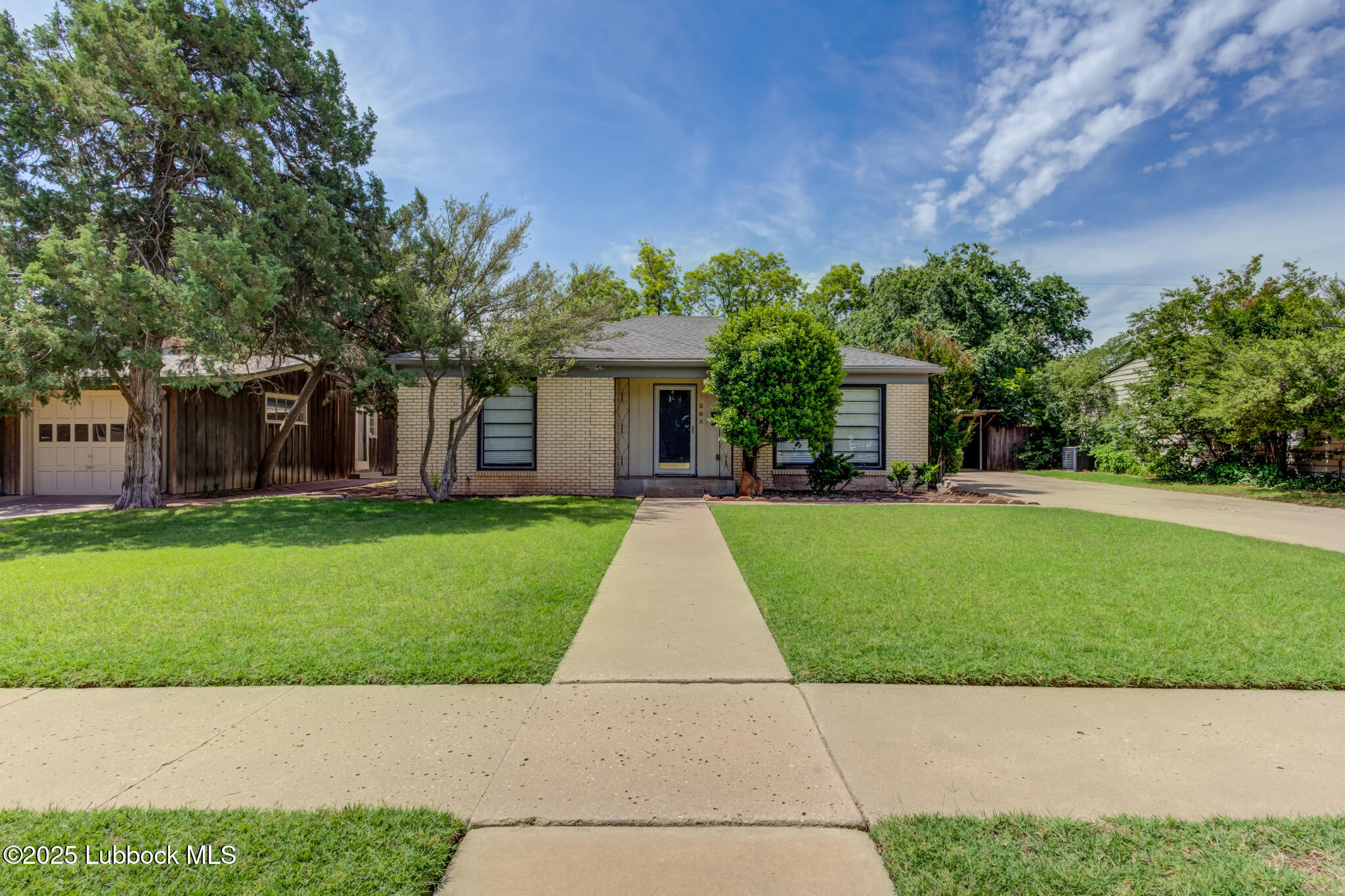3205 26th Street Property Photo 1