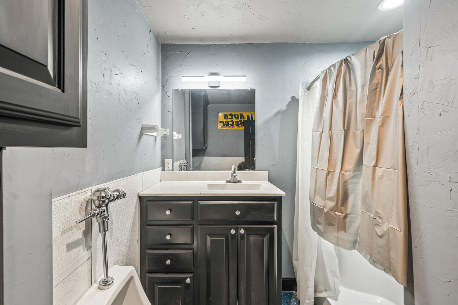 5840 49th Street, #200 Property Photo 10
