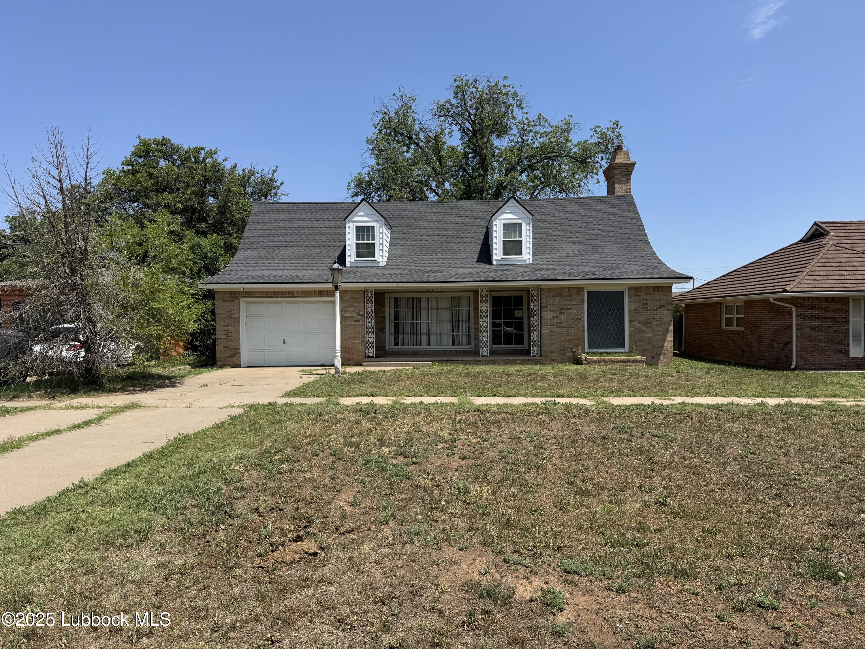 1404 W 7th Street Property Photo 1