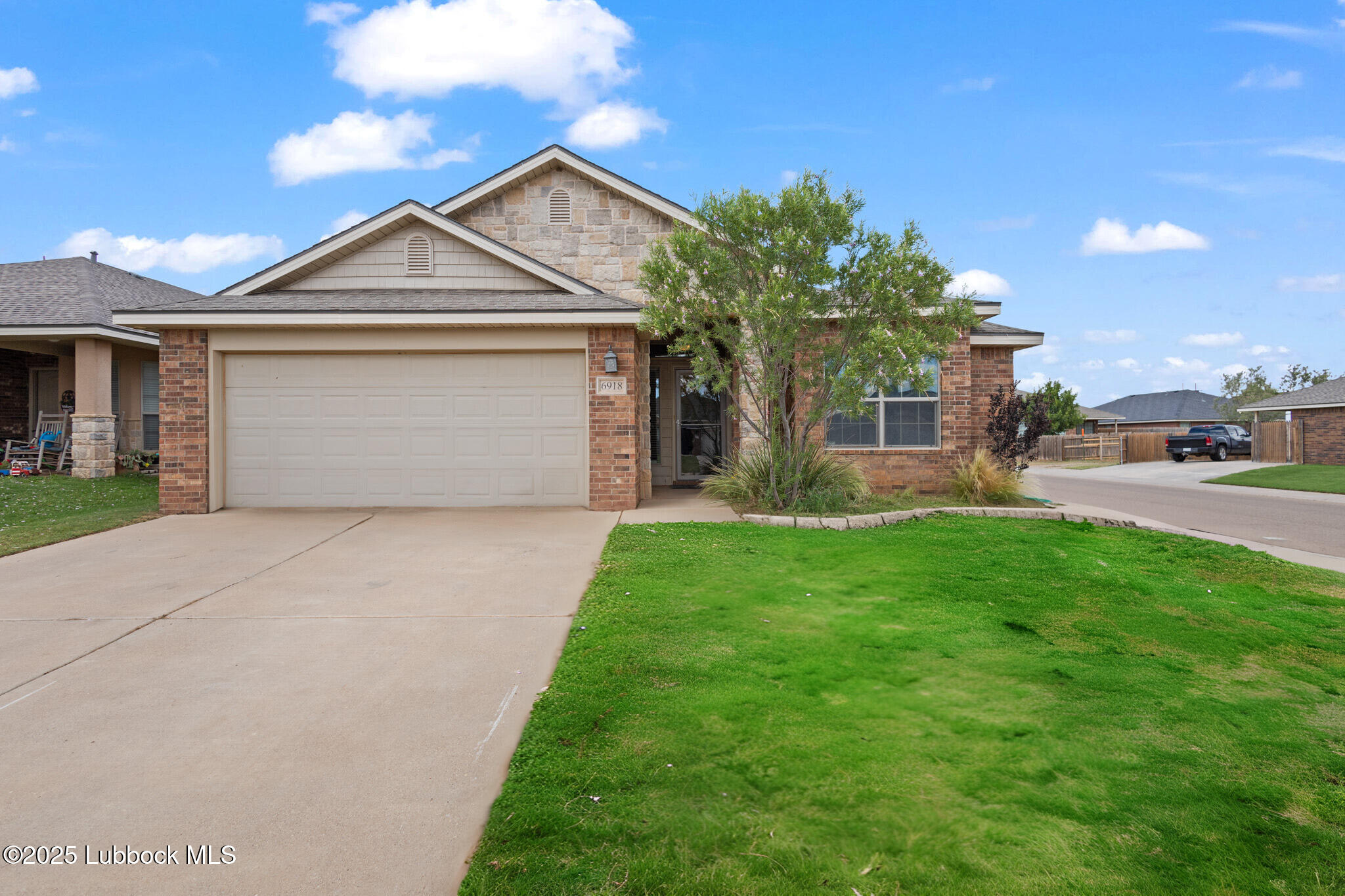 6918 95th Street Property Photo