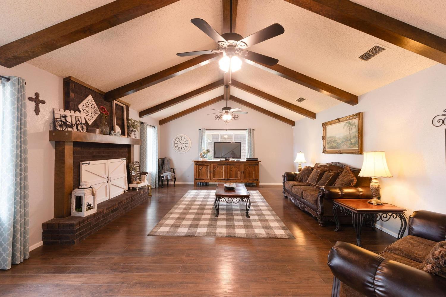 1102 15th Street Property Photo 3