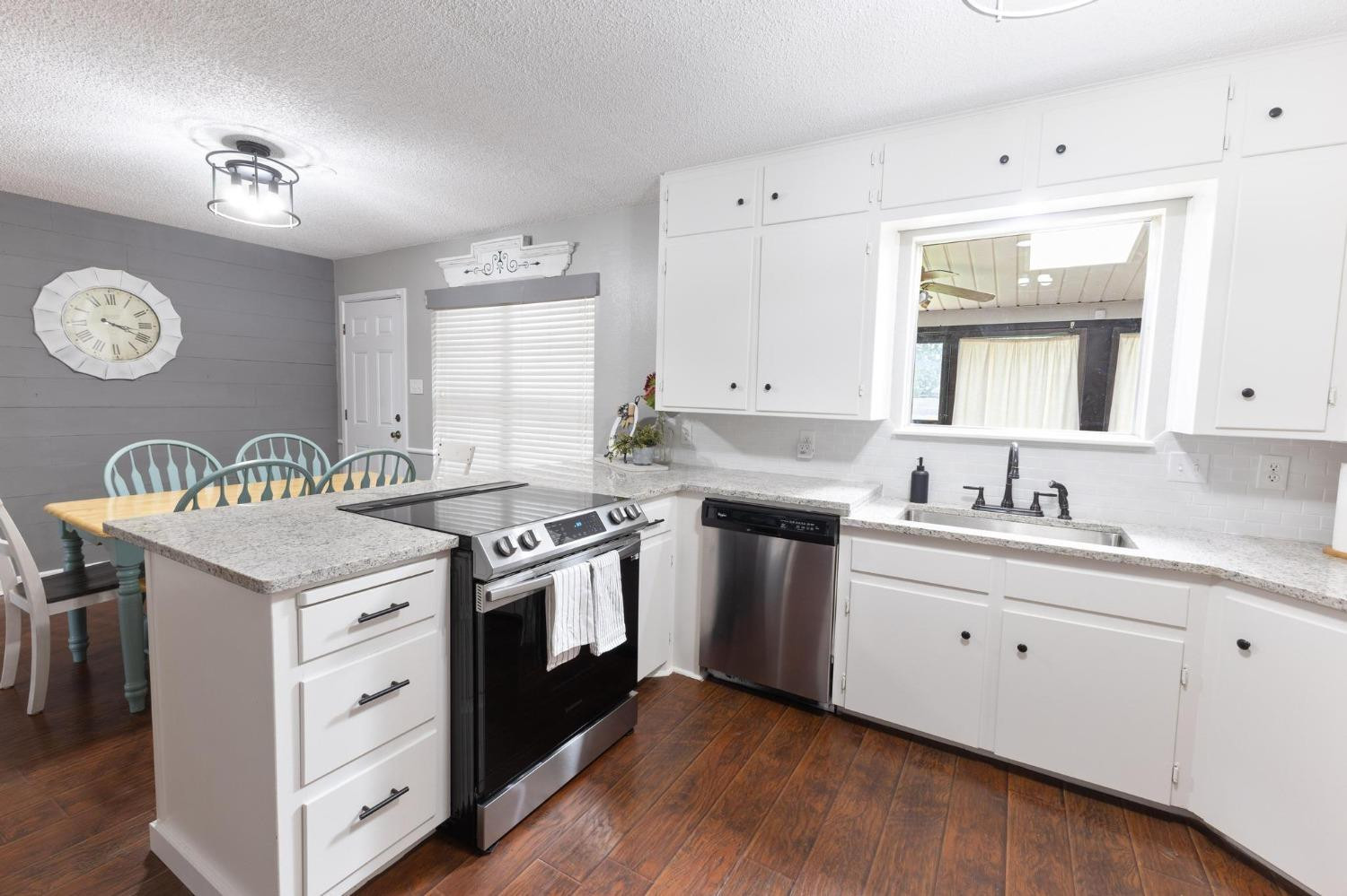 1102 15th Street Property Photo 11