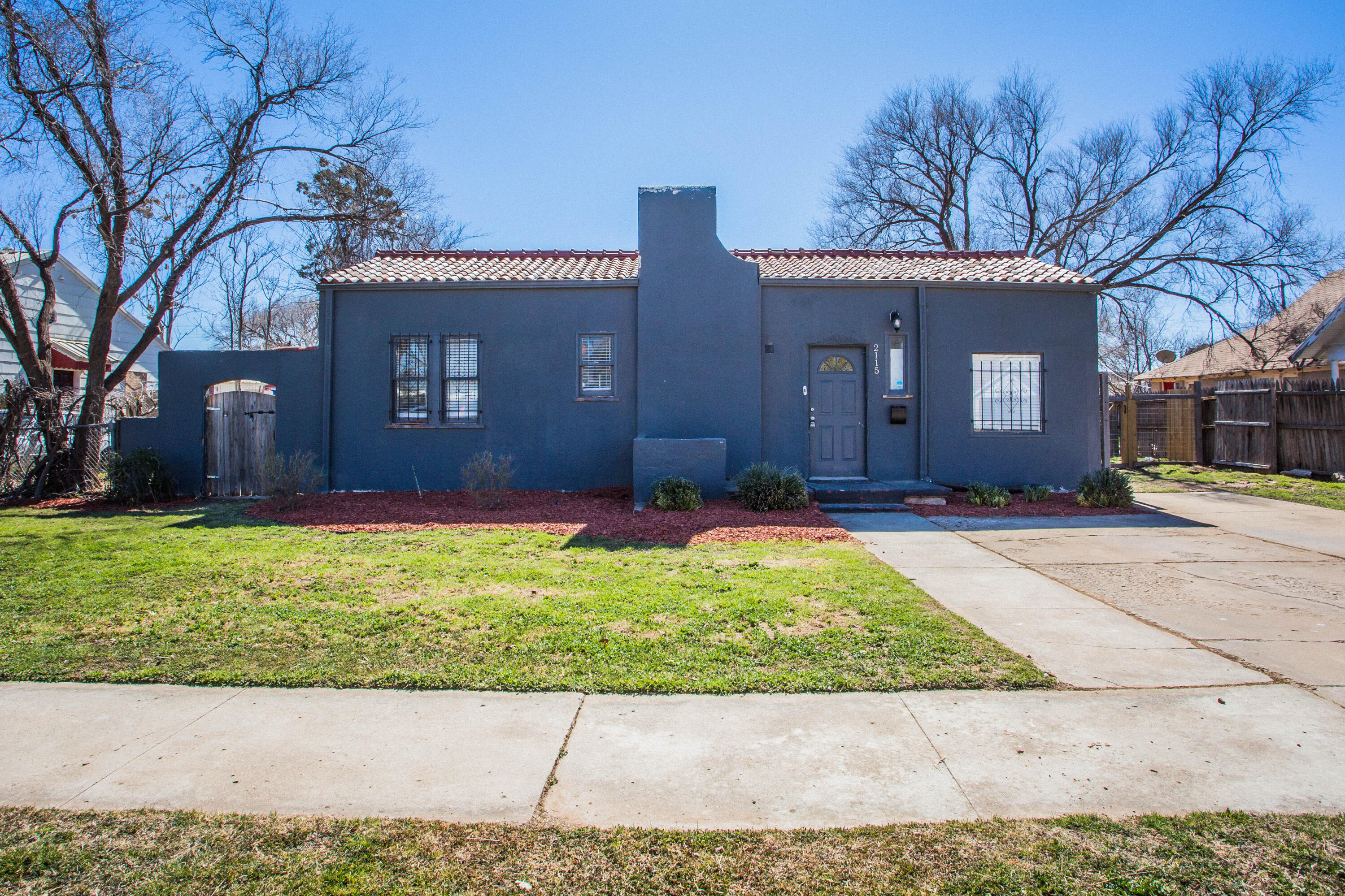 2115 26th Street Property Photo 1