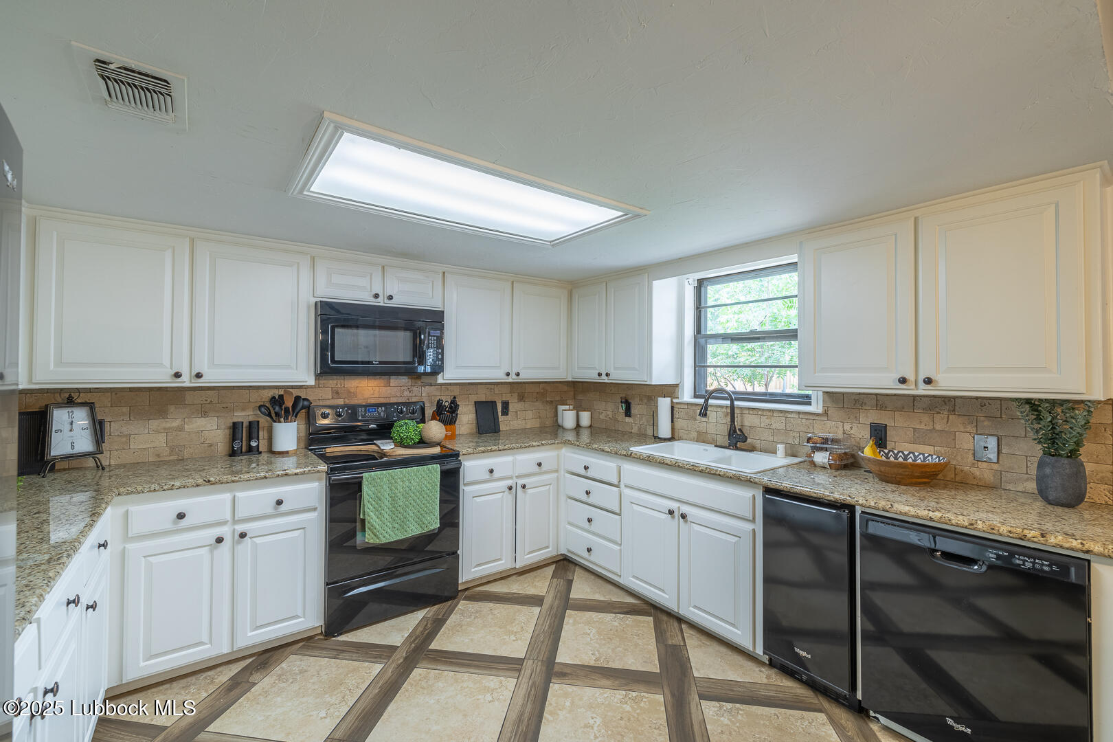 3408 86th Street Property Photo 9