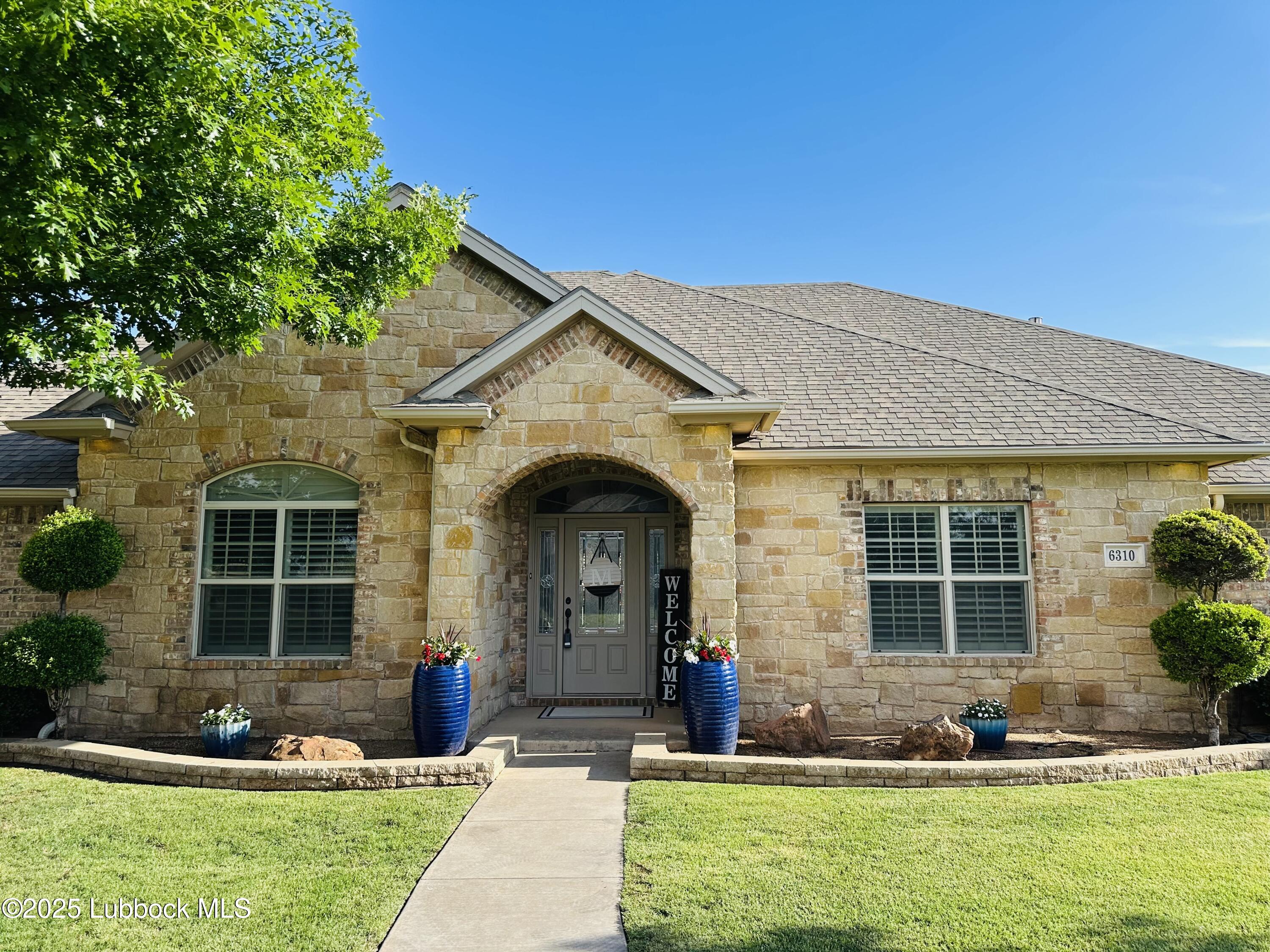 6310 112th Street Property Photo 2