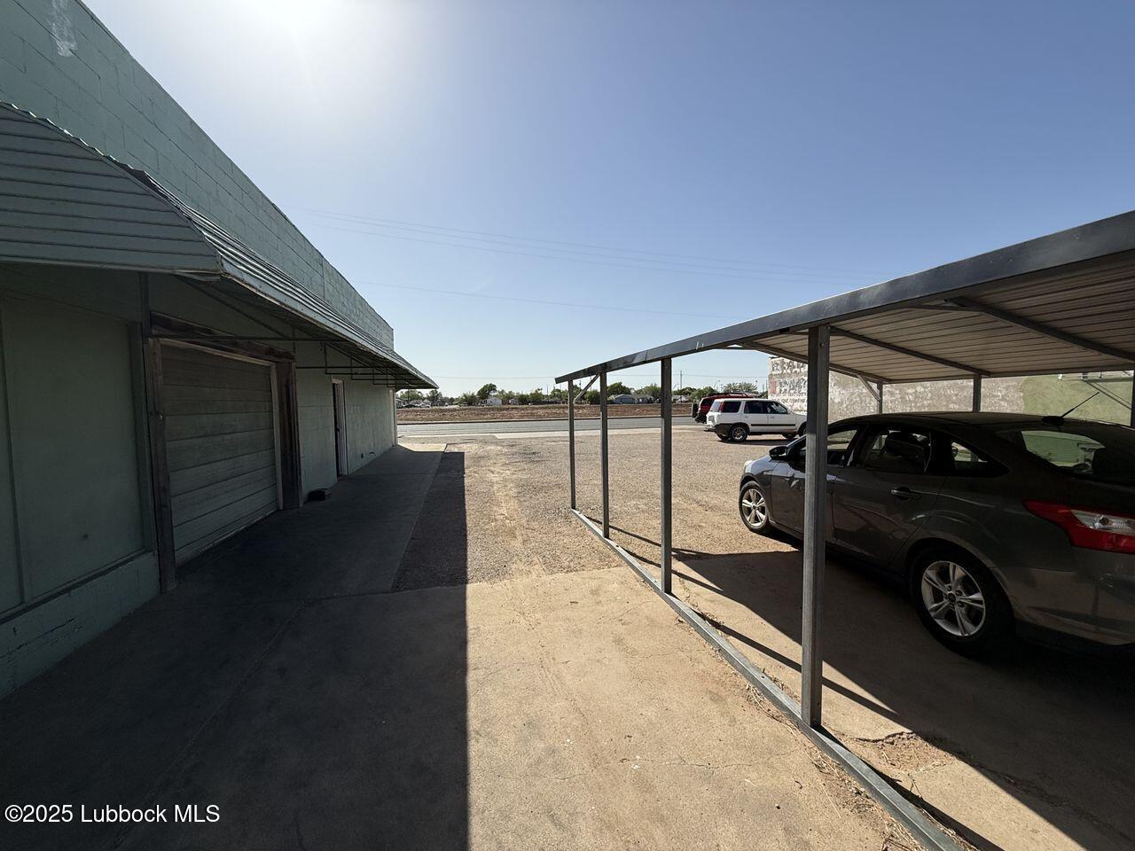 4411 & 4403 I-27 Property Photo 14