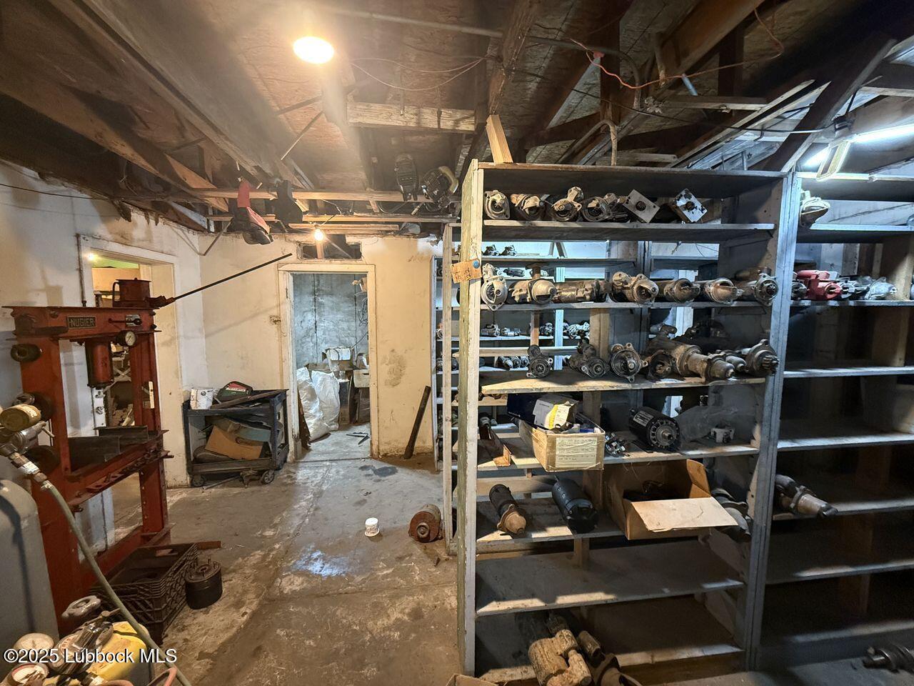 4411 & 4403 I-27 Property Photo 15