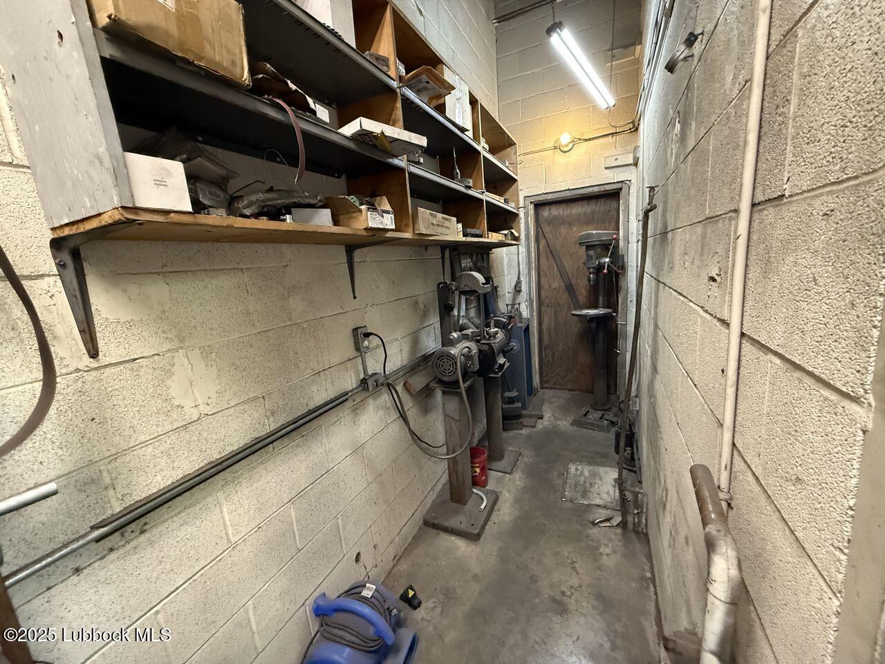 4411 & 4403 I-27 Property Photo 24