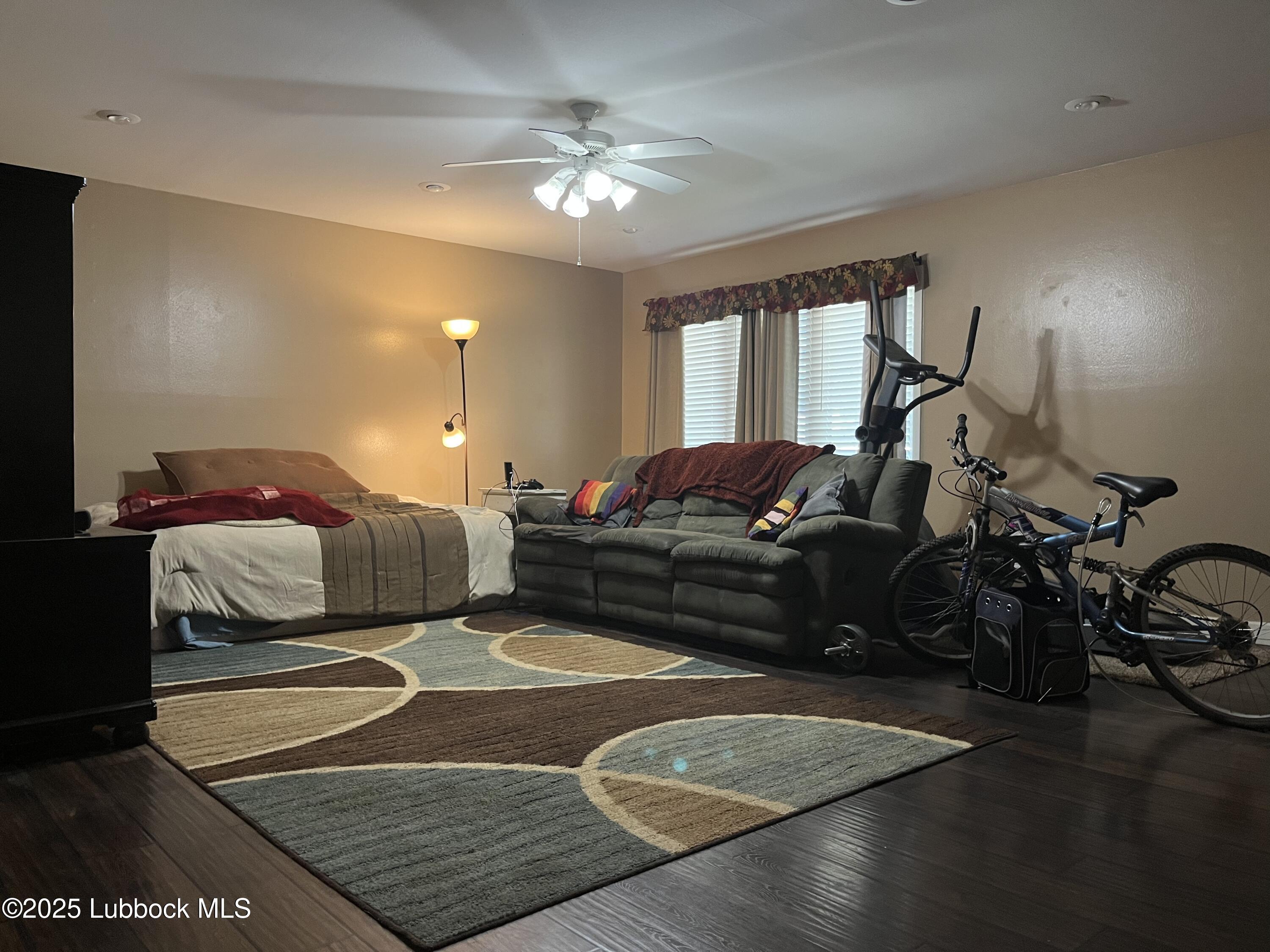 2417 33rd Street, C Property Photo