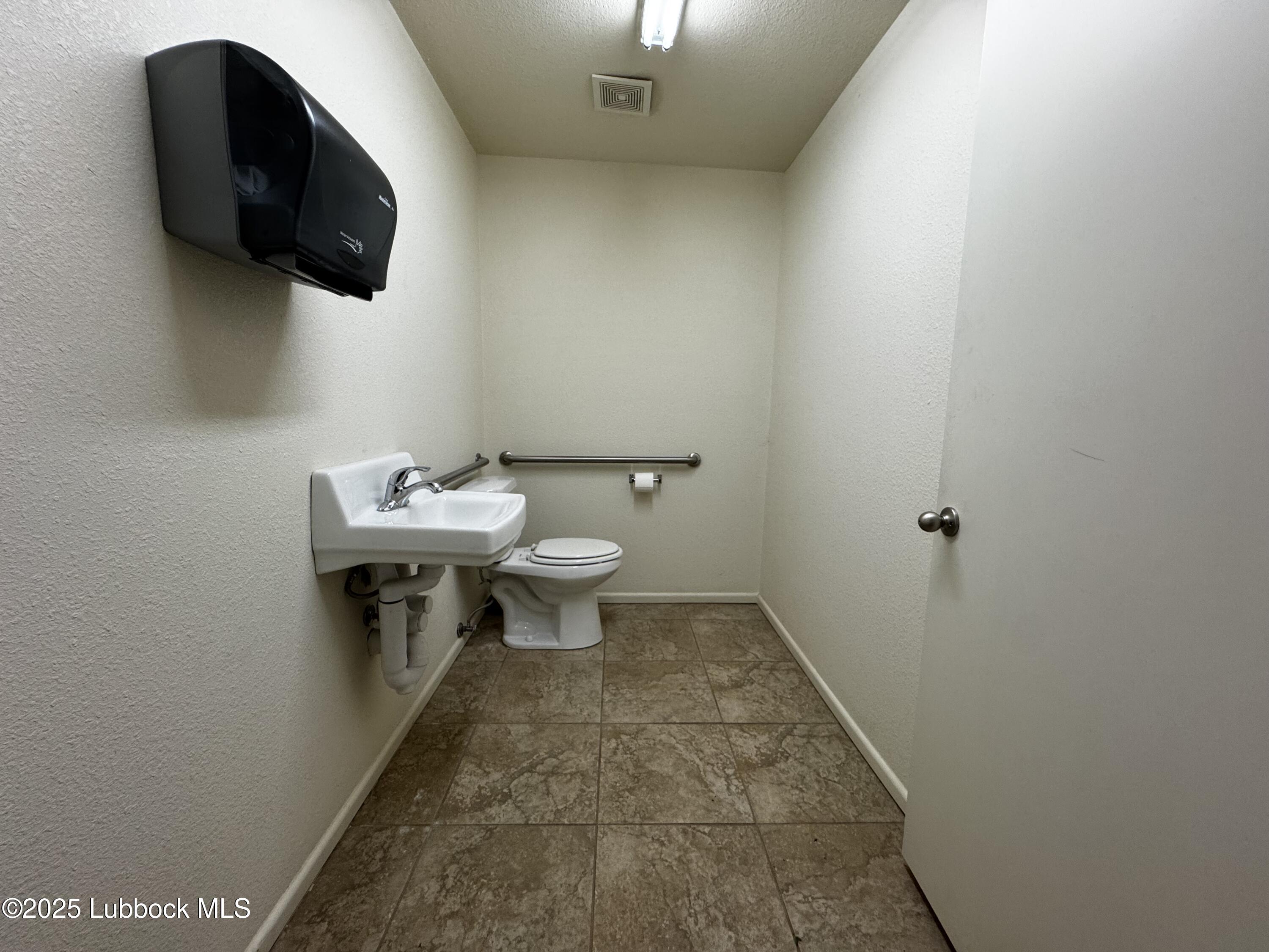 507 S 1st Street Property Photo 8