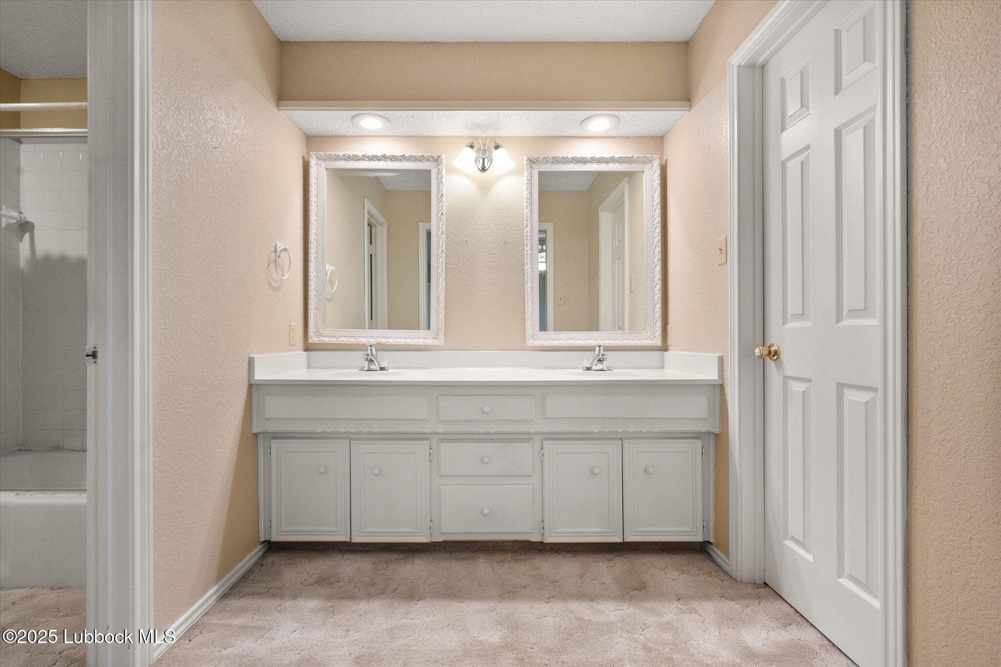 5727 68th Street Property Photo 15