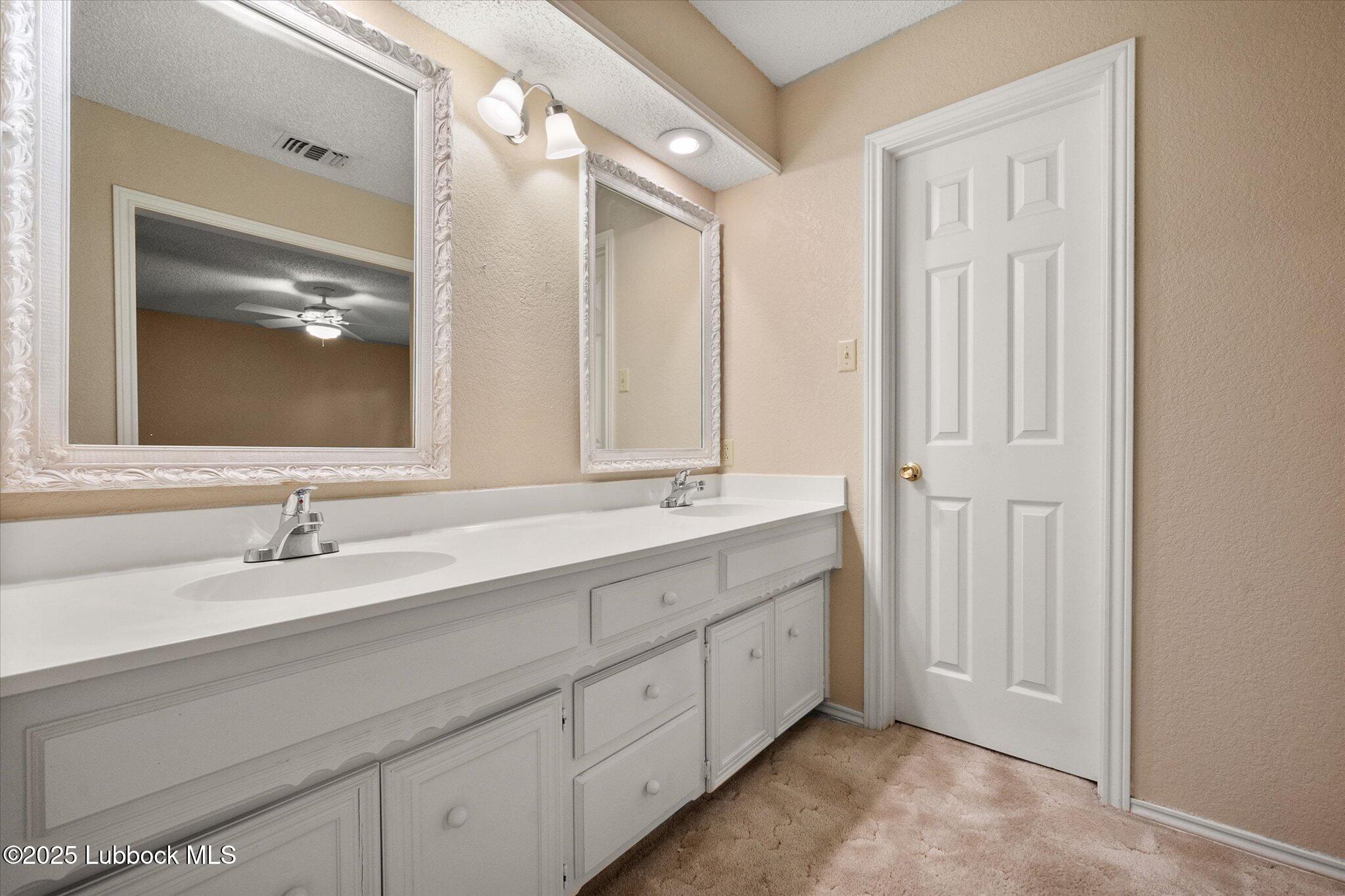 5727 68th Street Property Photo 17