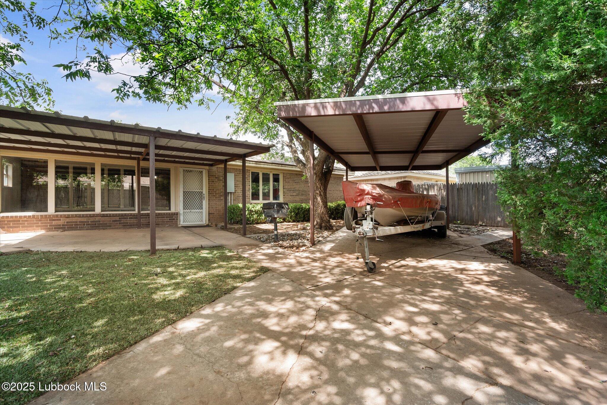 5727 68th Street Property Photo 29