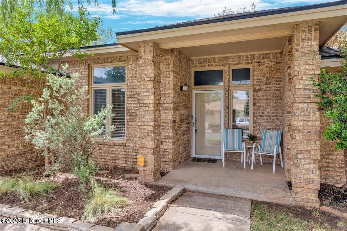 5723 87th Street Property Photo 3