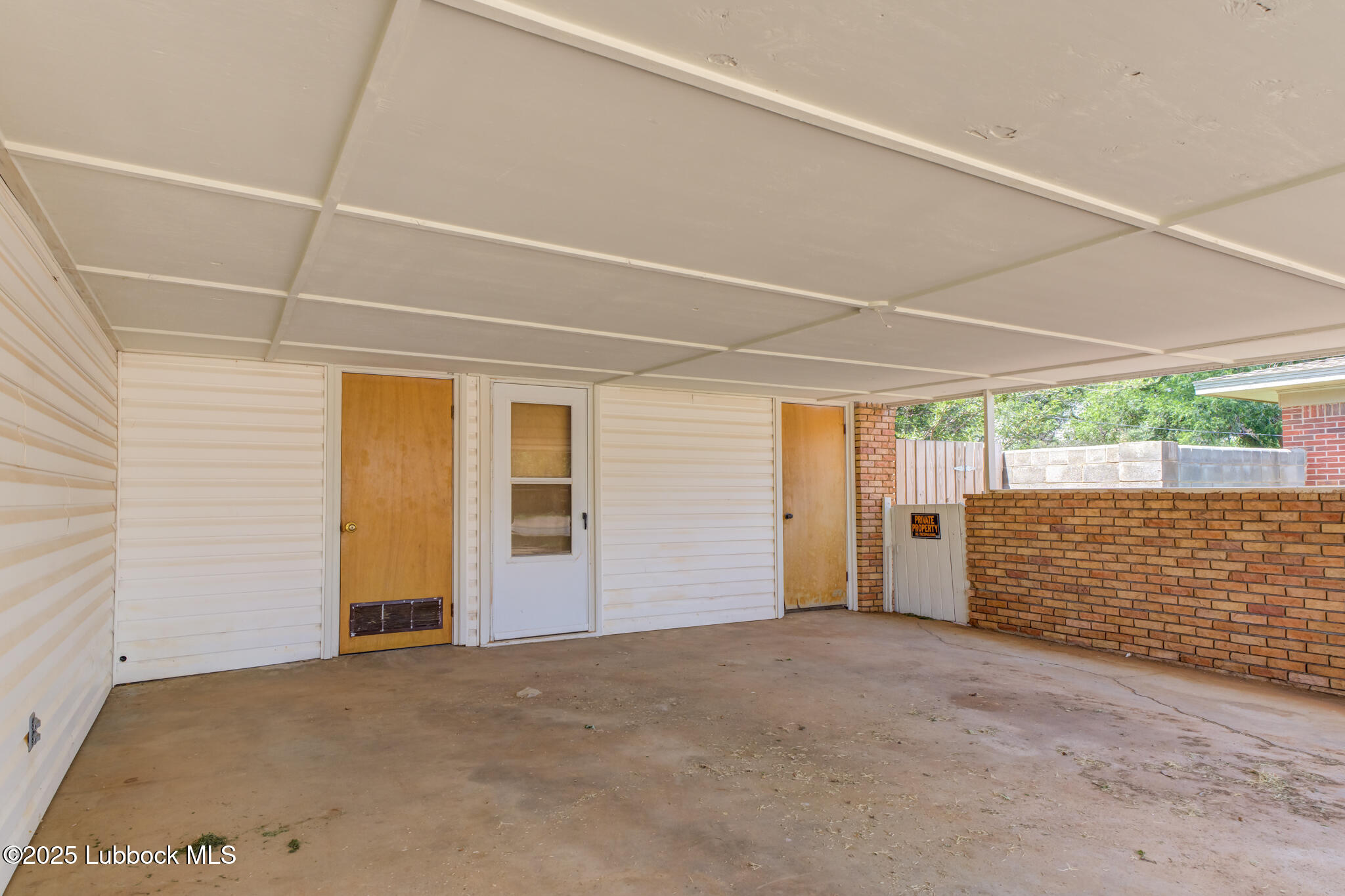 1308 E Buckley Street Property Photo 3