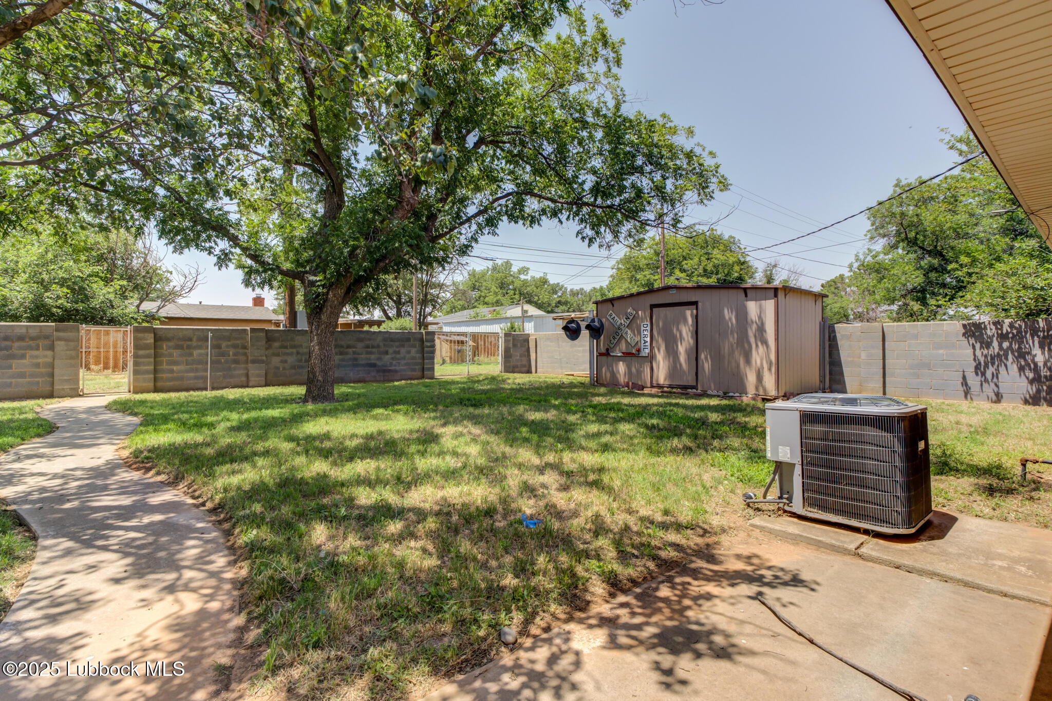 1308 E Buckley Street Property Photo 44