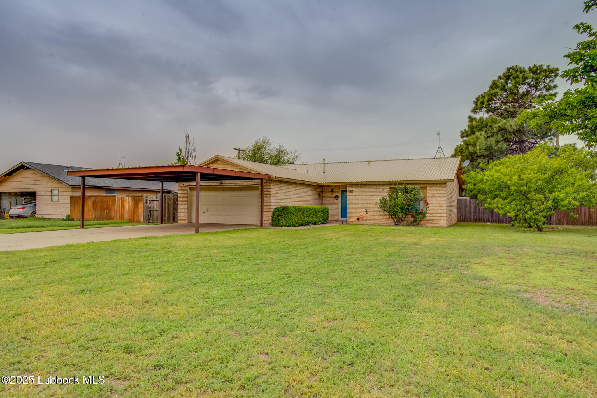 642 S Farmer Property Photo 1