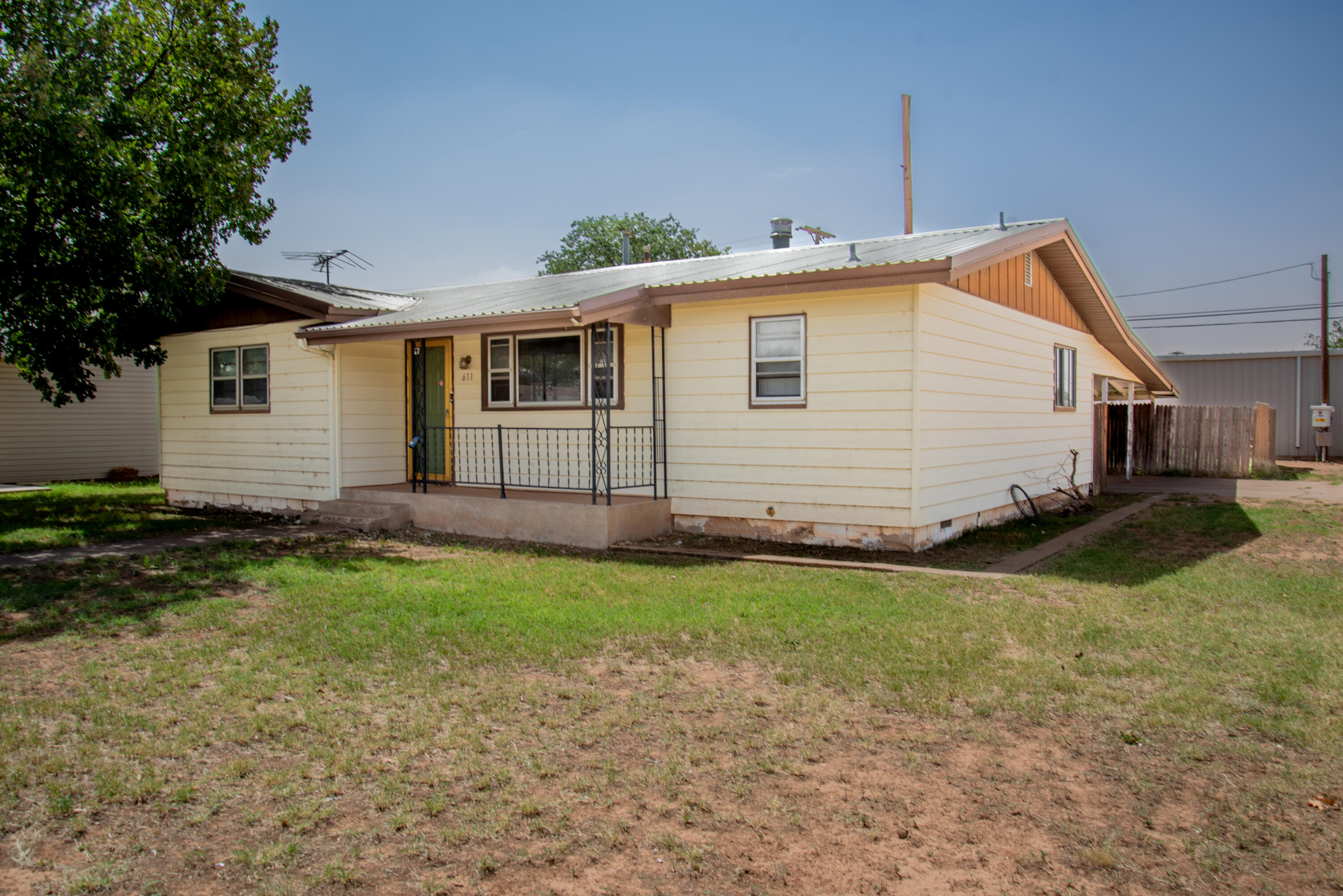 611 7th Street Property Photo 1