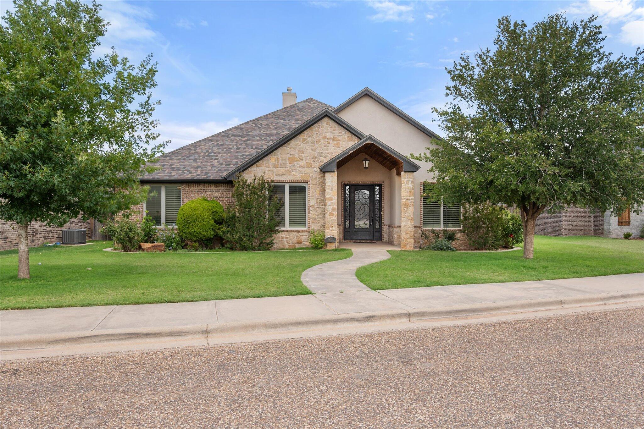 1204 N 14th Place Property Photo 1