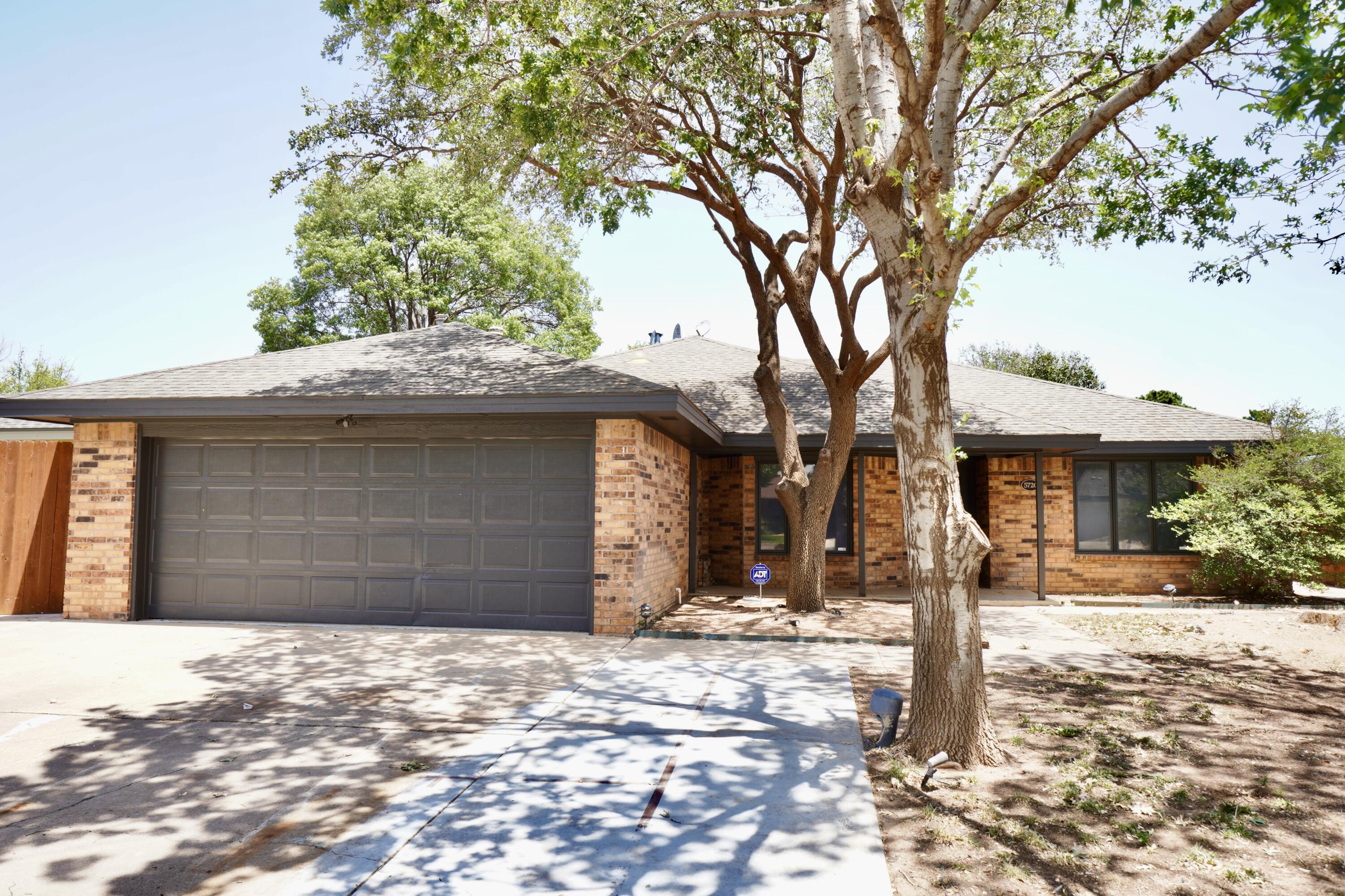 5720 90th Street Property Photo 1