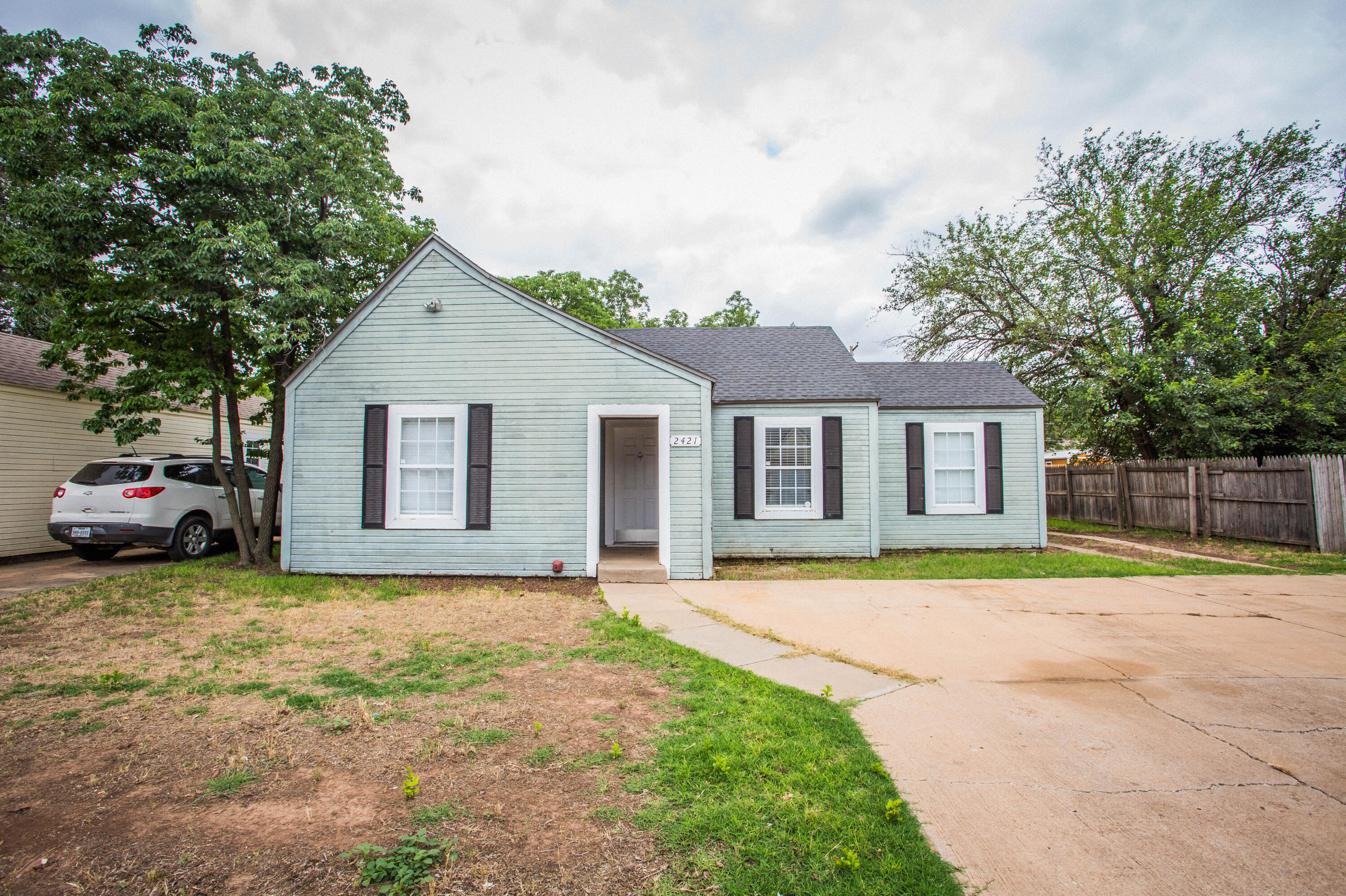 2421 25th Street Property Photo 1