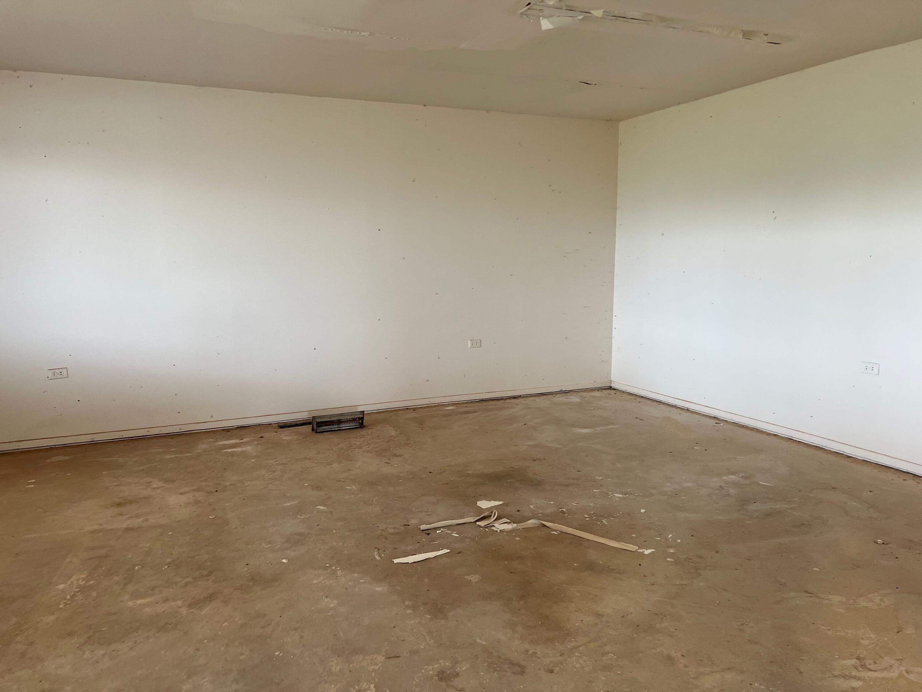 2500 N Main Street Property Photo 5