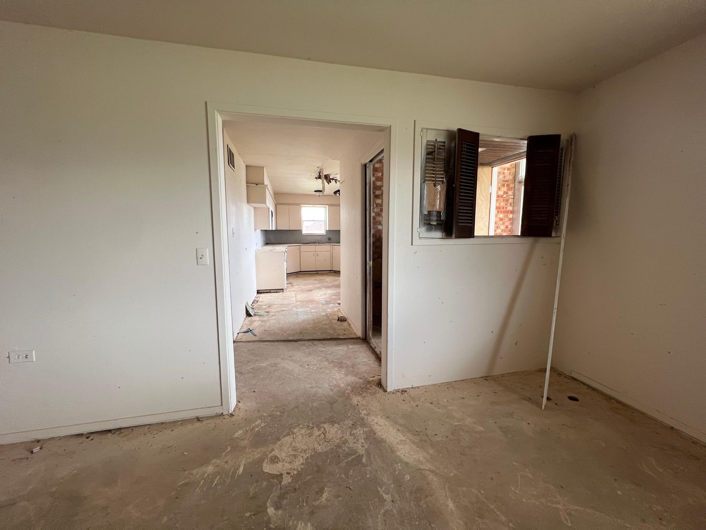 2500 N Main Street Property Photo 7
