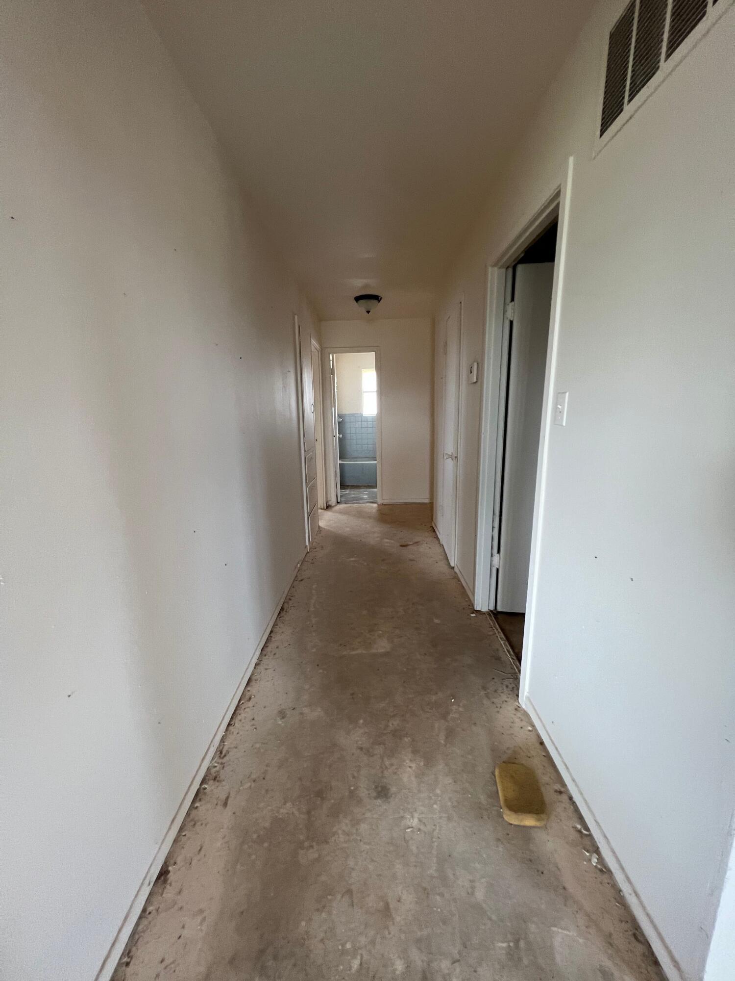 2500 N Main Street Property Photo 8
