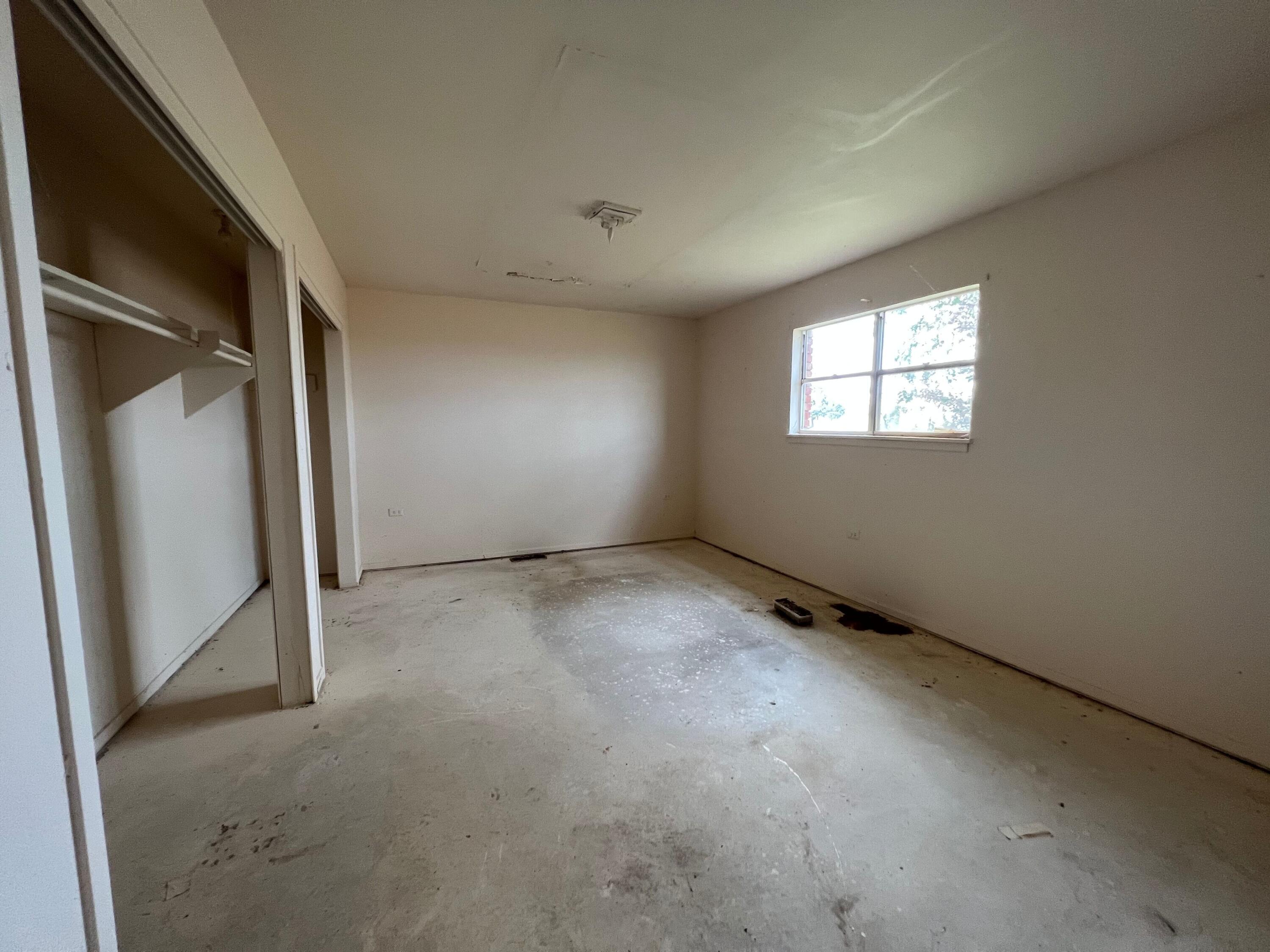 2500 N Main Street Property Photo 9