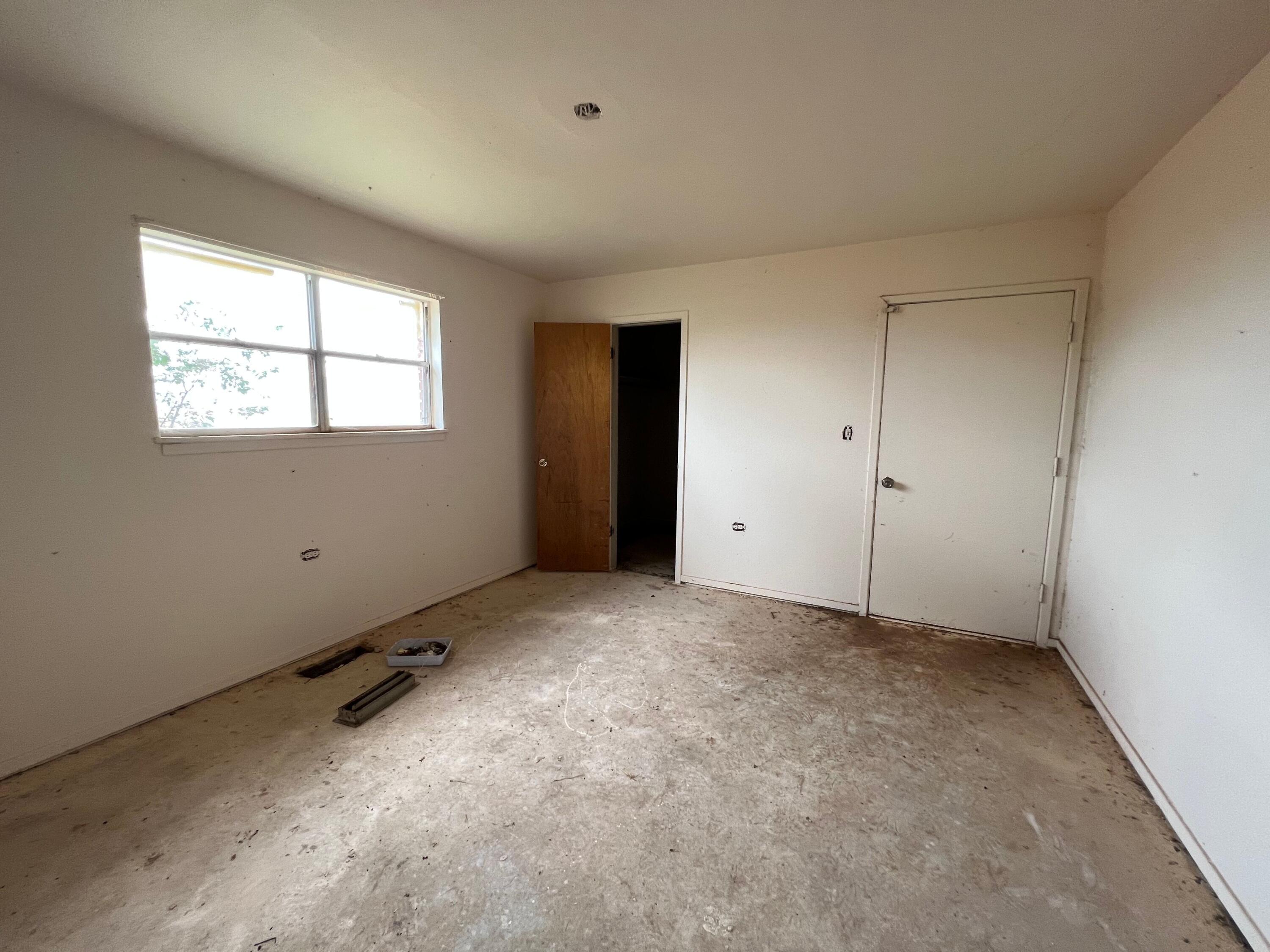 2500 N Main Street Property Photo 12