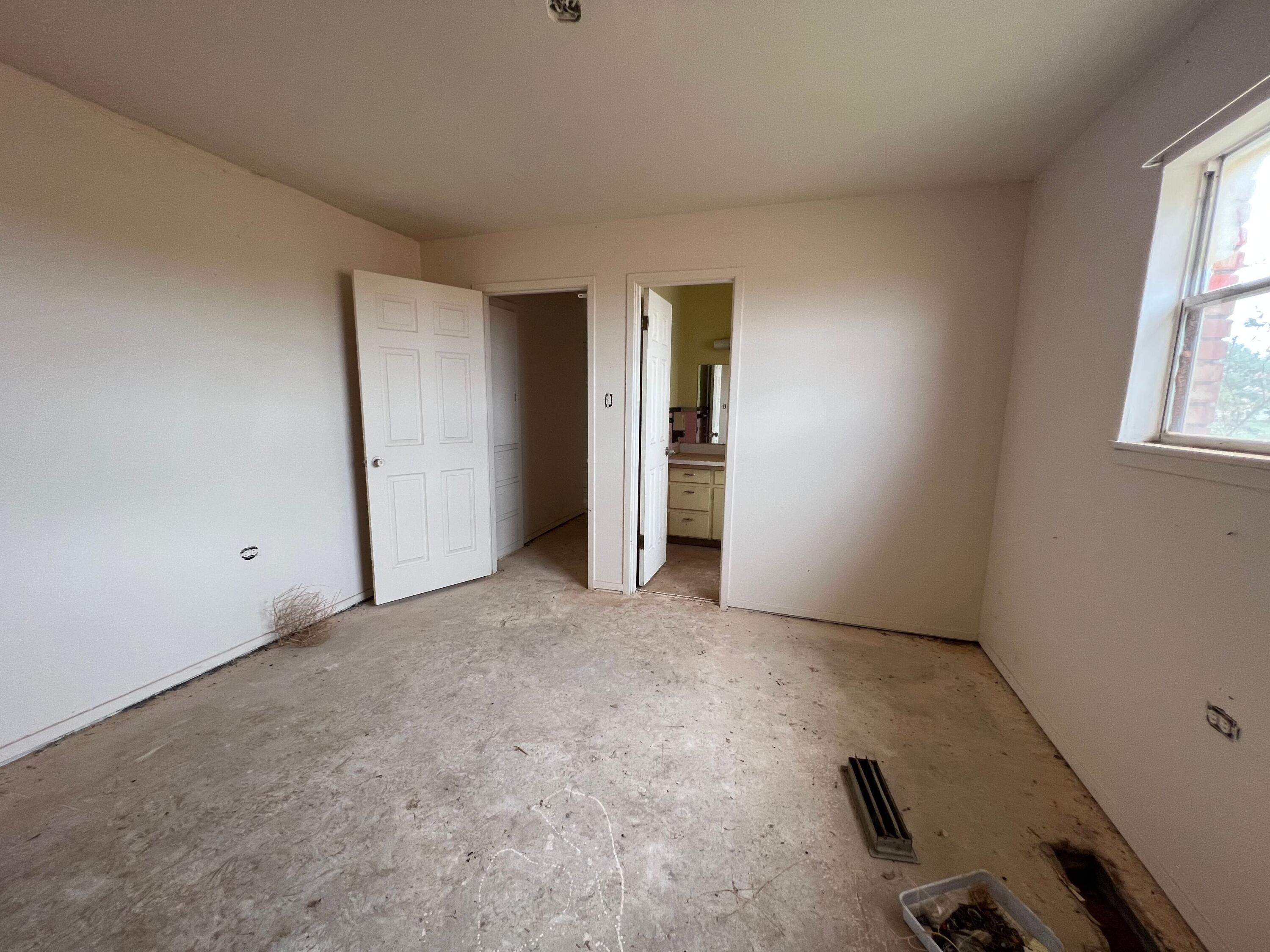 2500 N Main Street Property Photo 13