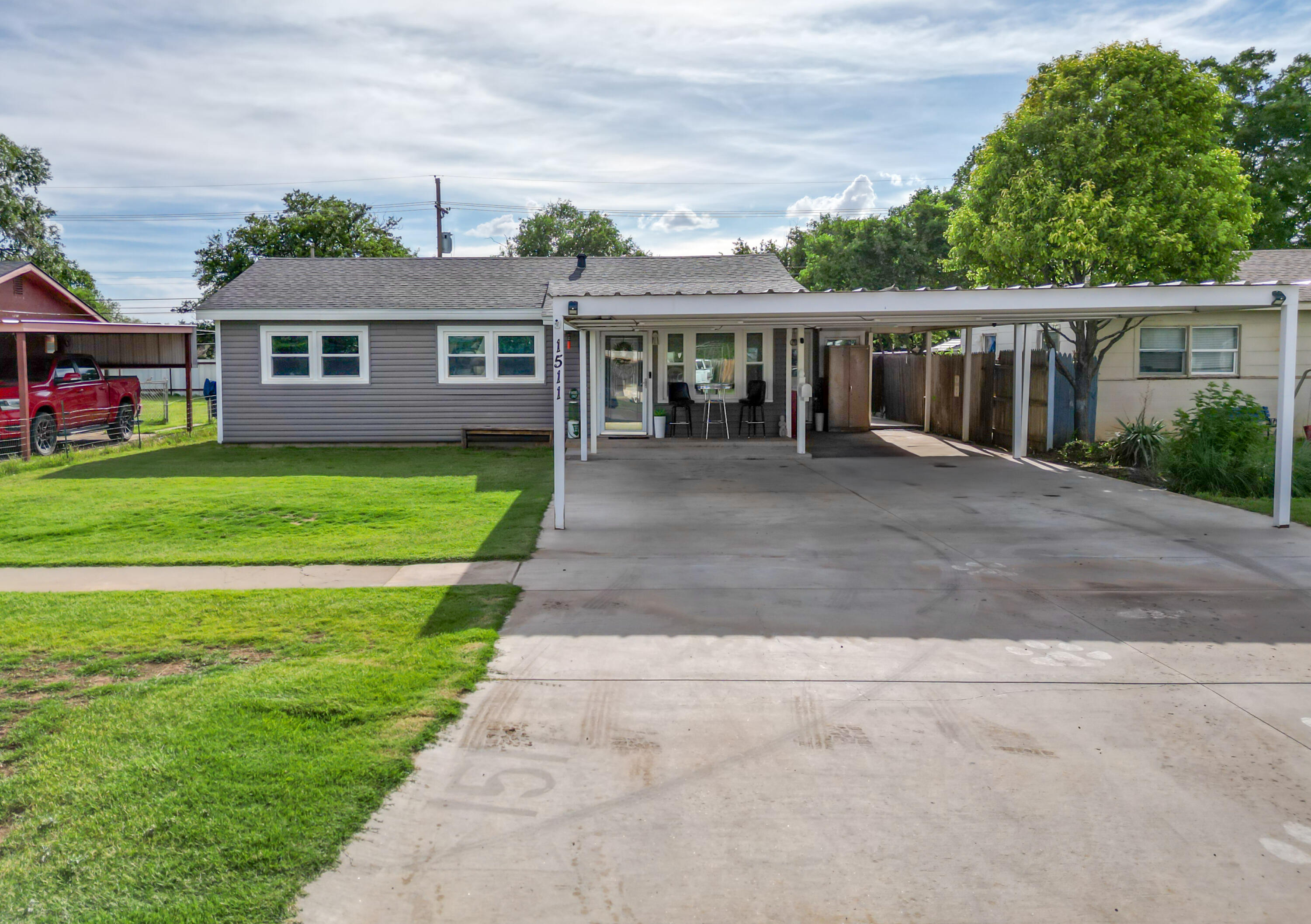 1511 Dallas Property Photo 1