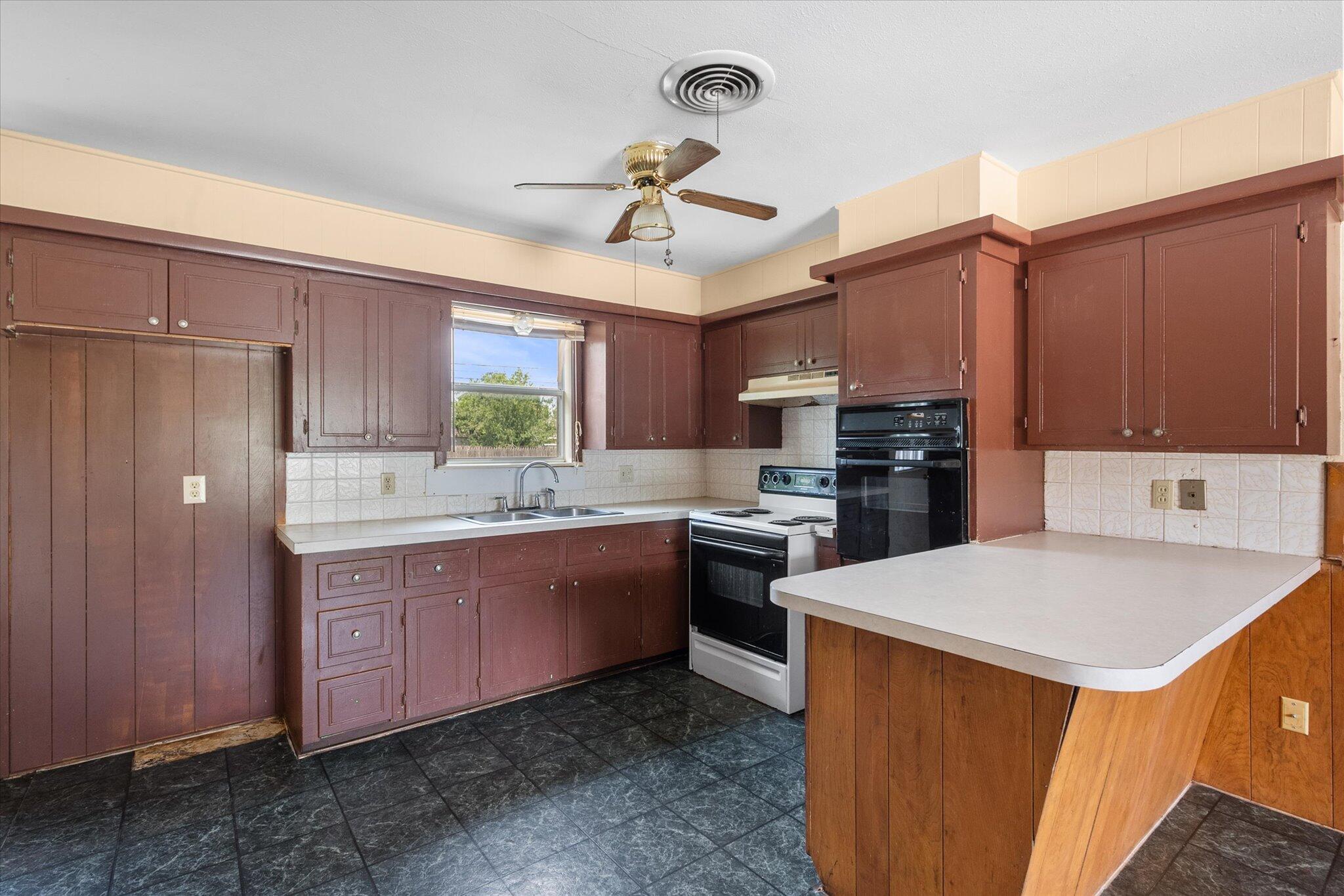 5220 41st Street Property Photo 9