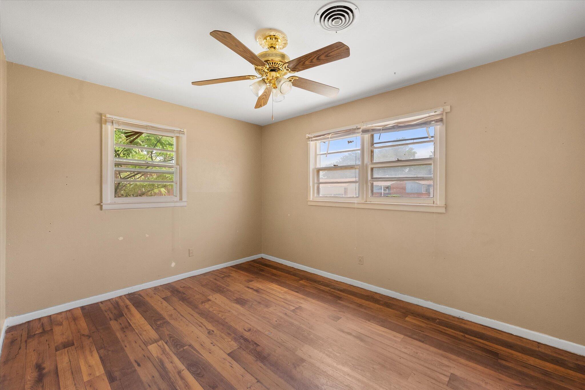 5220 41st Street Property Photo 16