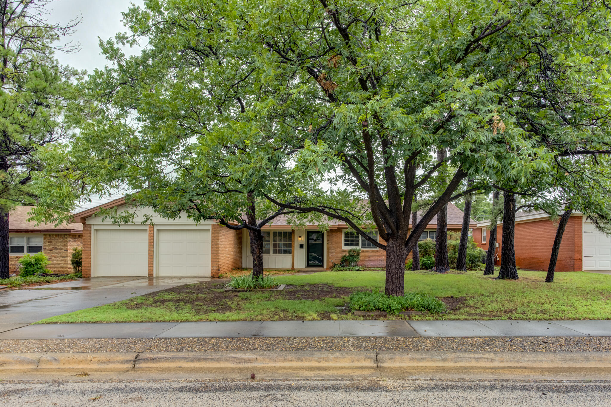2124 68th Street Property Photo