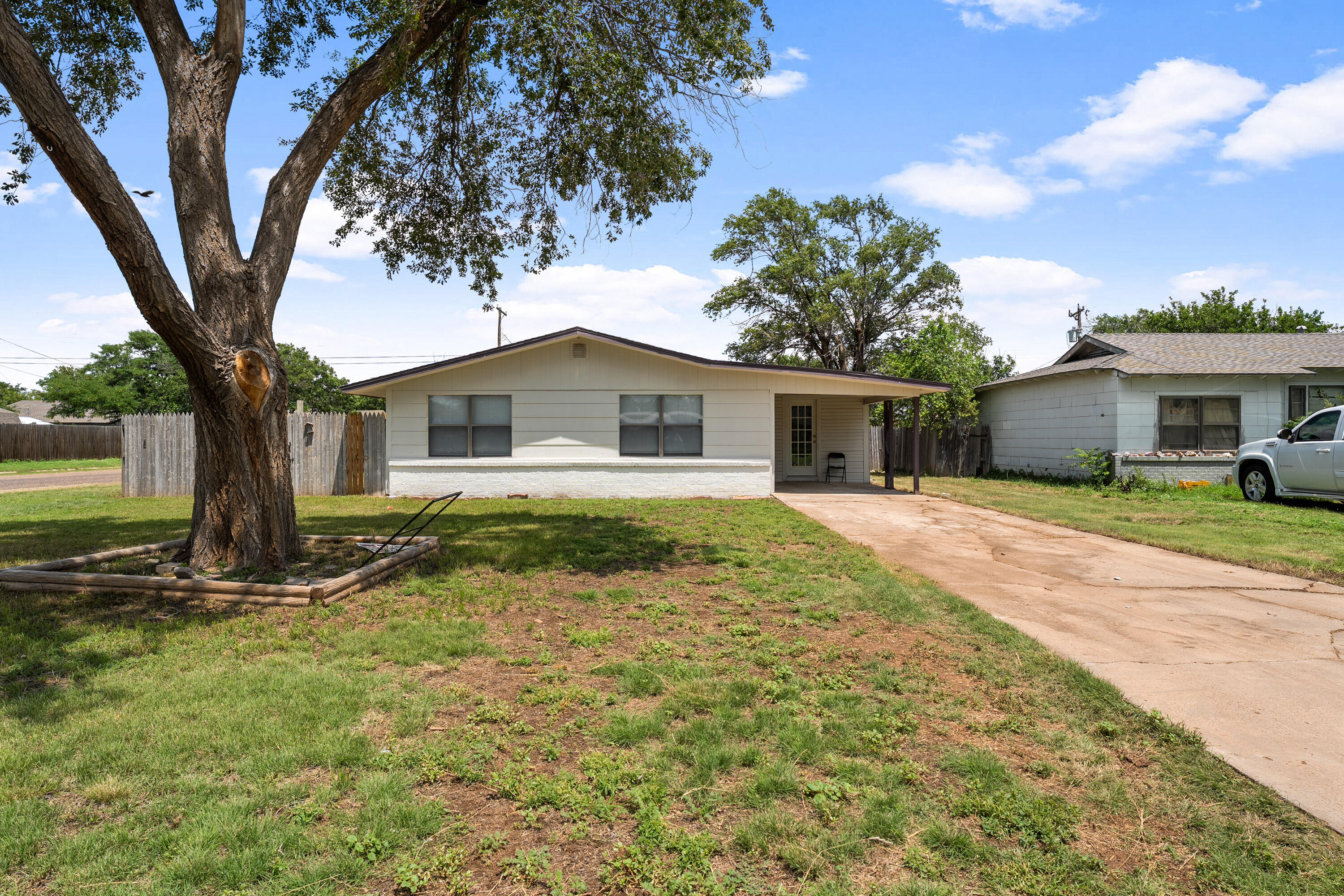 1320 Dallas Property Photo 1