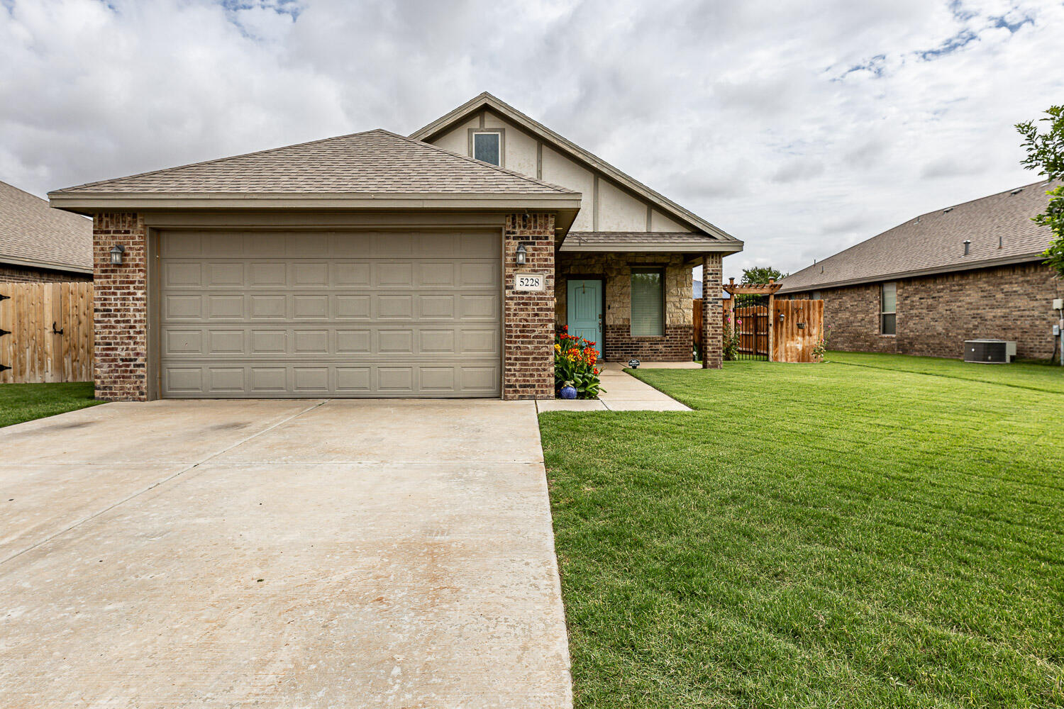 5228 Jarvis Street Property Photo 1