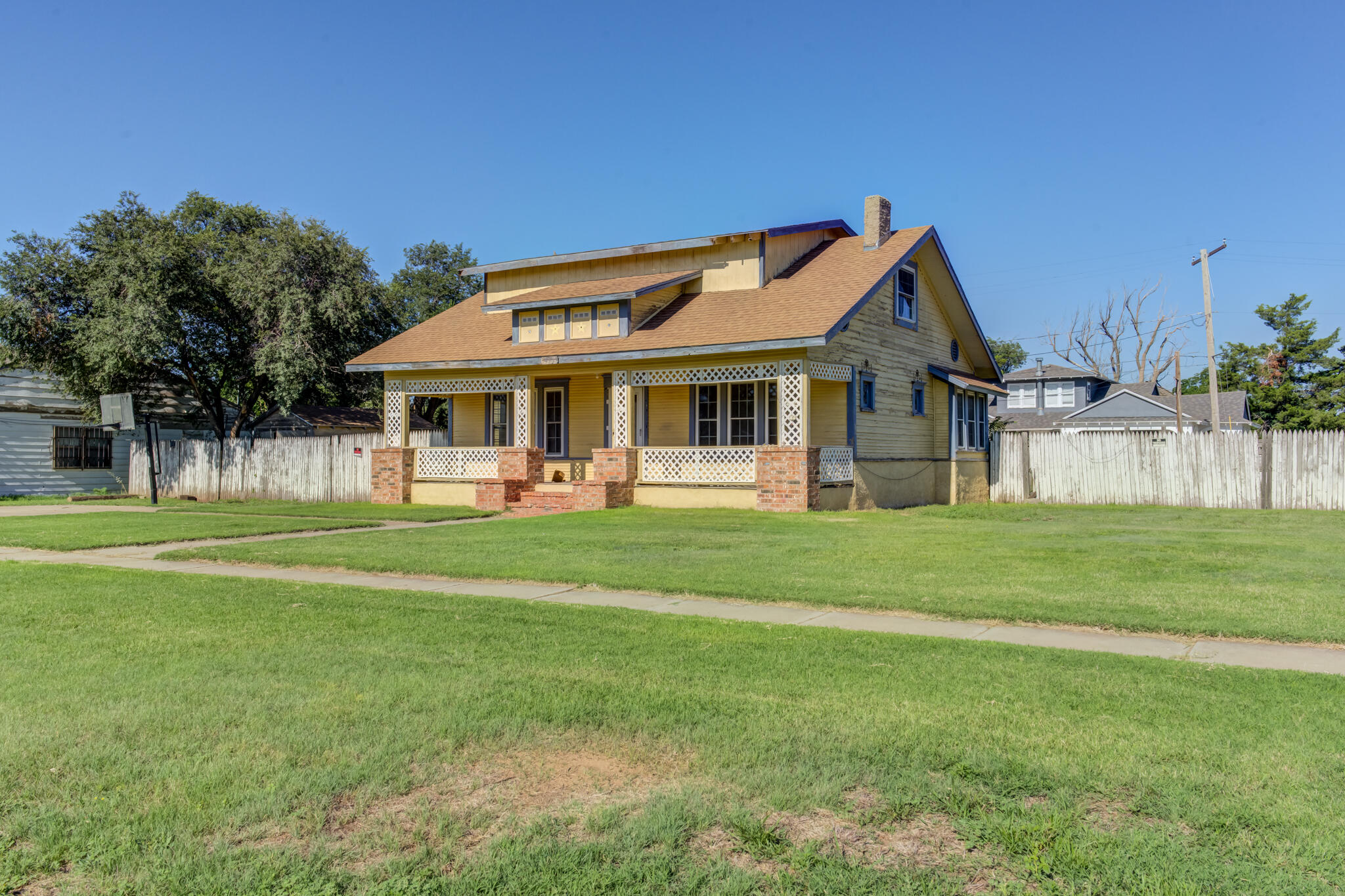 913 Galveston Property Photo 1