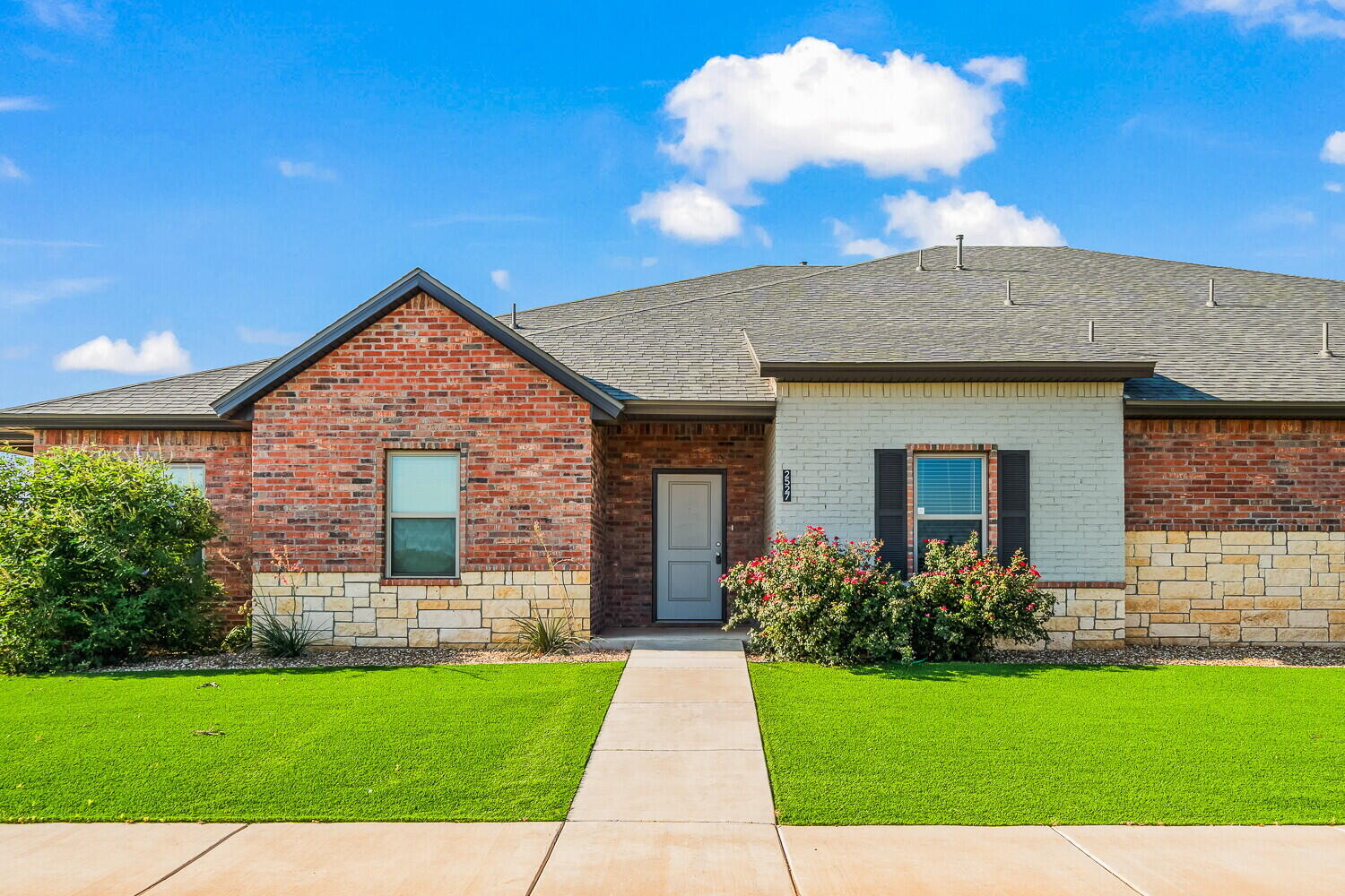 2527 134th Street Property Photo 1