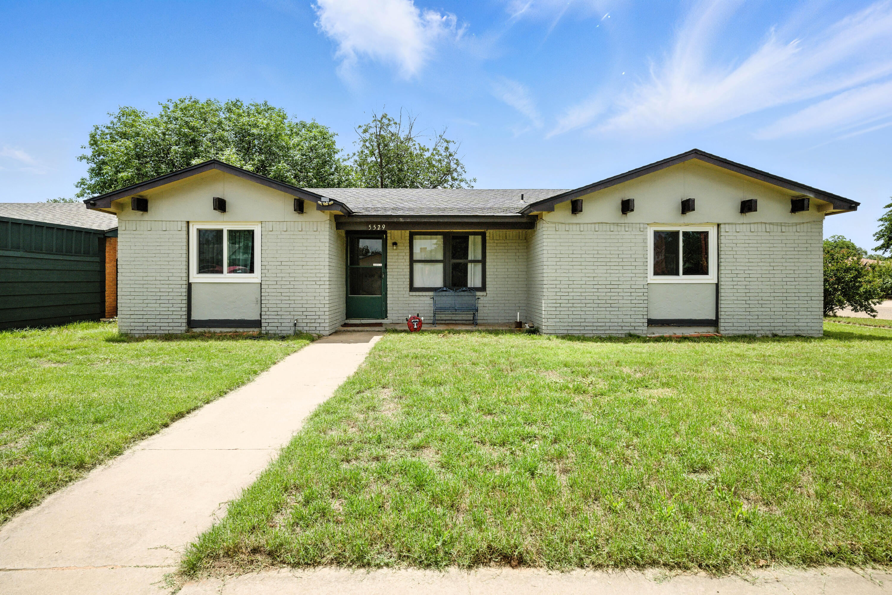 5529 Fordham Street Property Photo