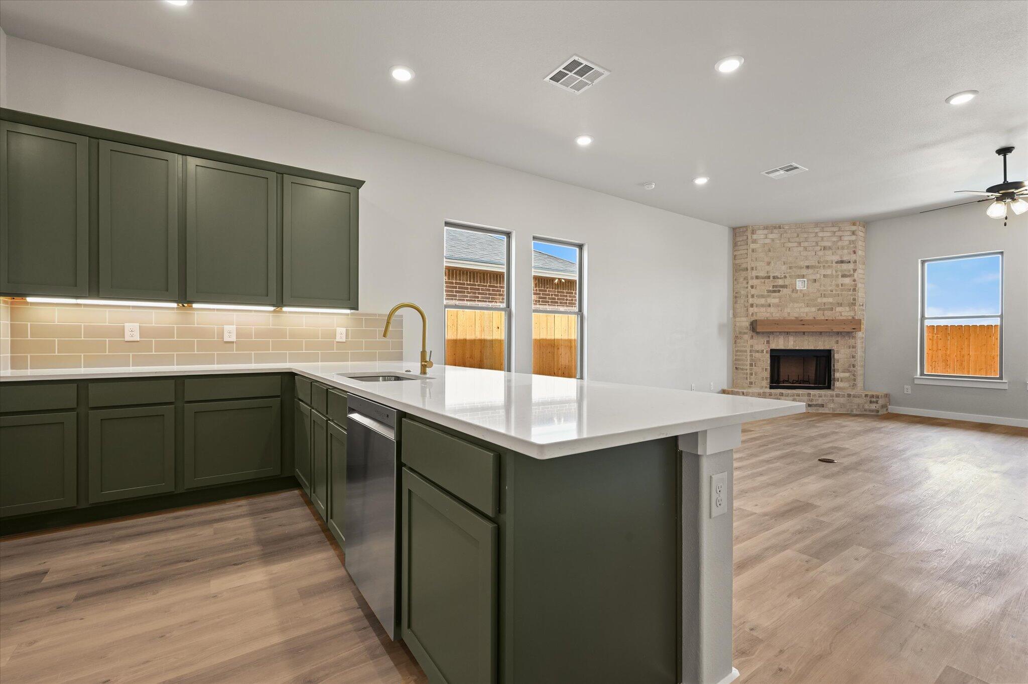 2918 Durham Avenue Property Photo 4