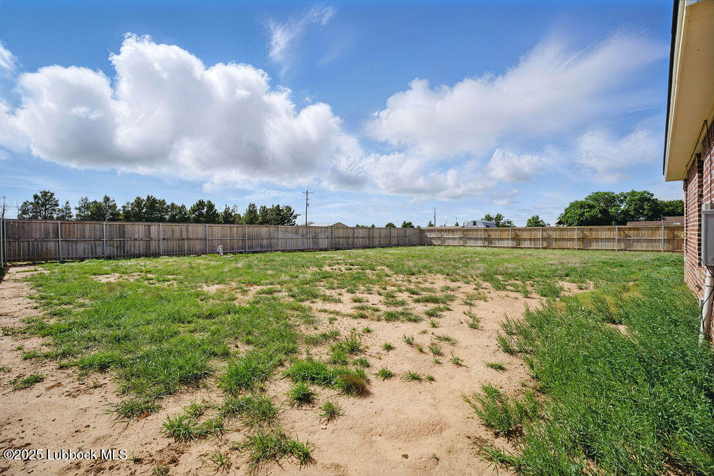 5709 N County Rd 1600 Property Photo 32