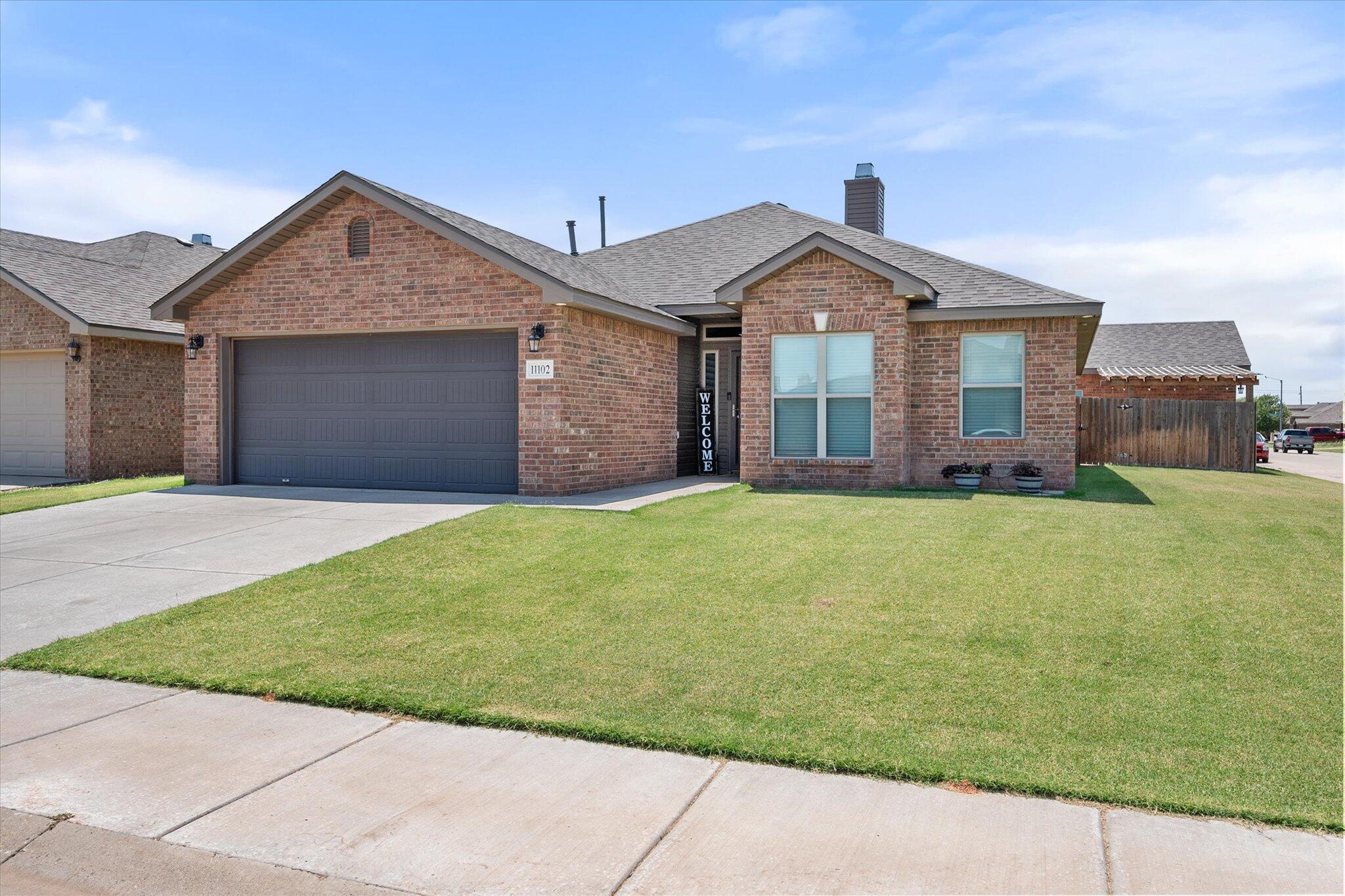 11102 Englewood Avenue Property Photo 3